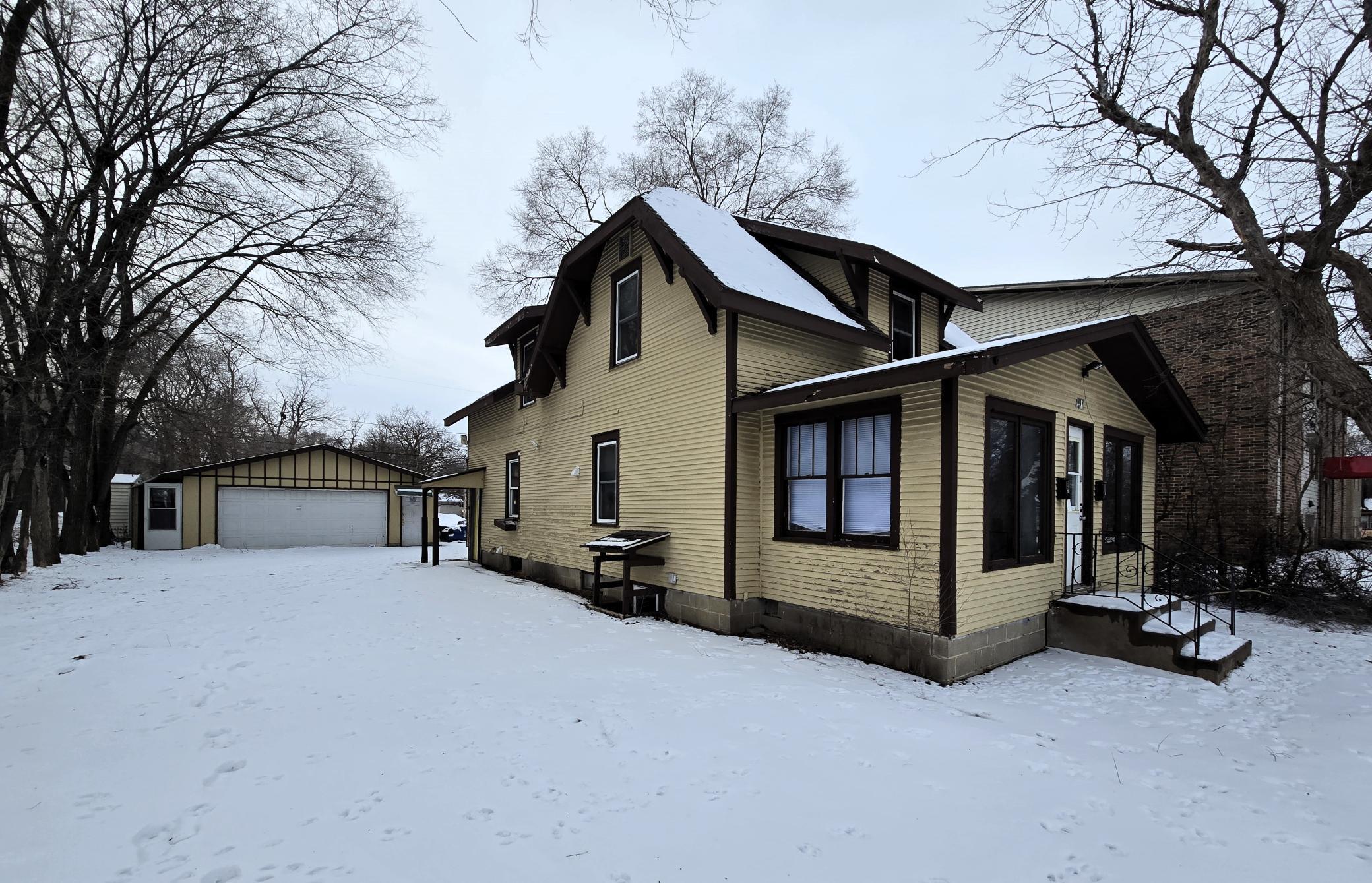 1317 6th Avenue Property Photo 3