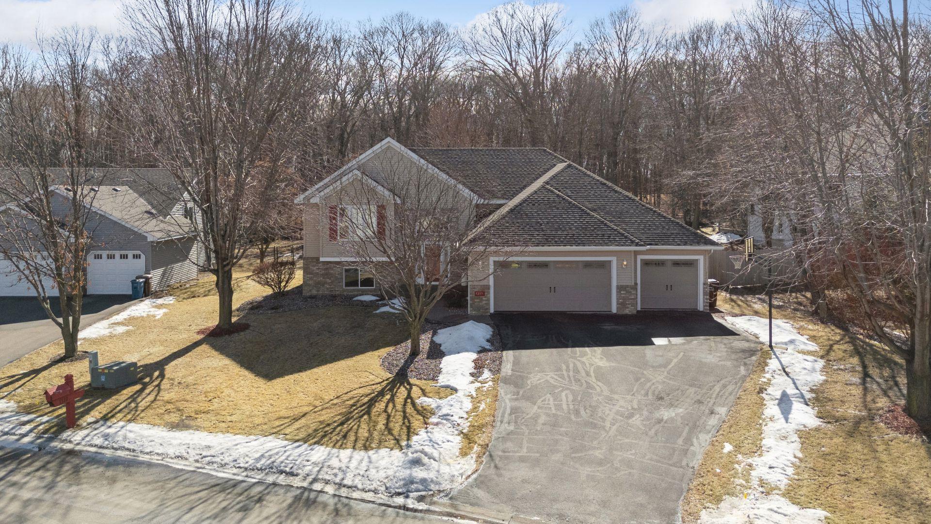 1319 Woods Creek Drive Property Photo 1
