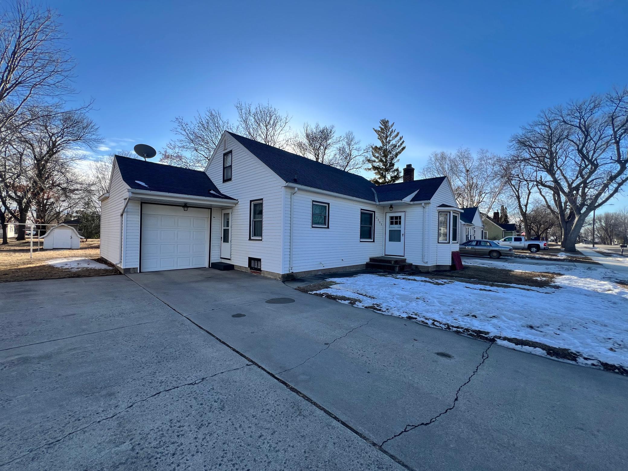 1253 Chestnut Street Property Photo 1