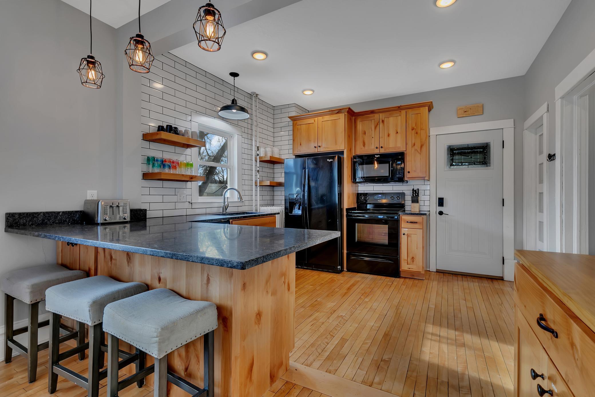 108 3rd Avenue Property Photo 1