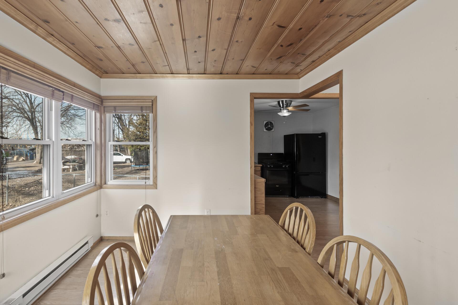 4625 Oliver Avenue Property Photo 4