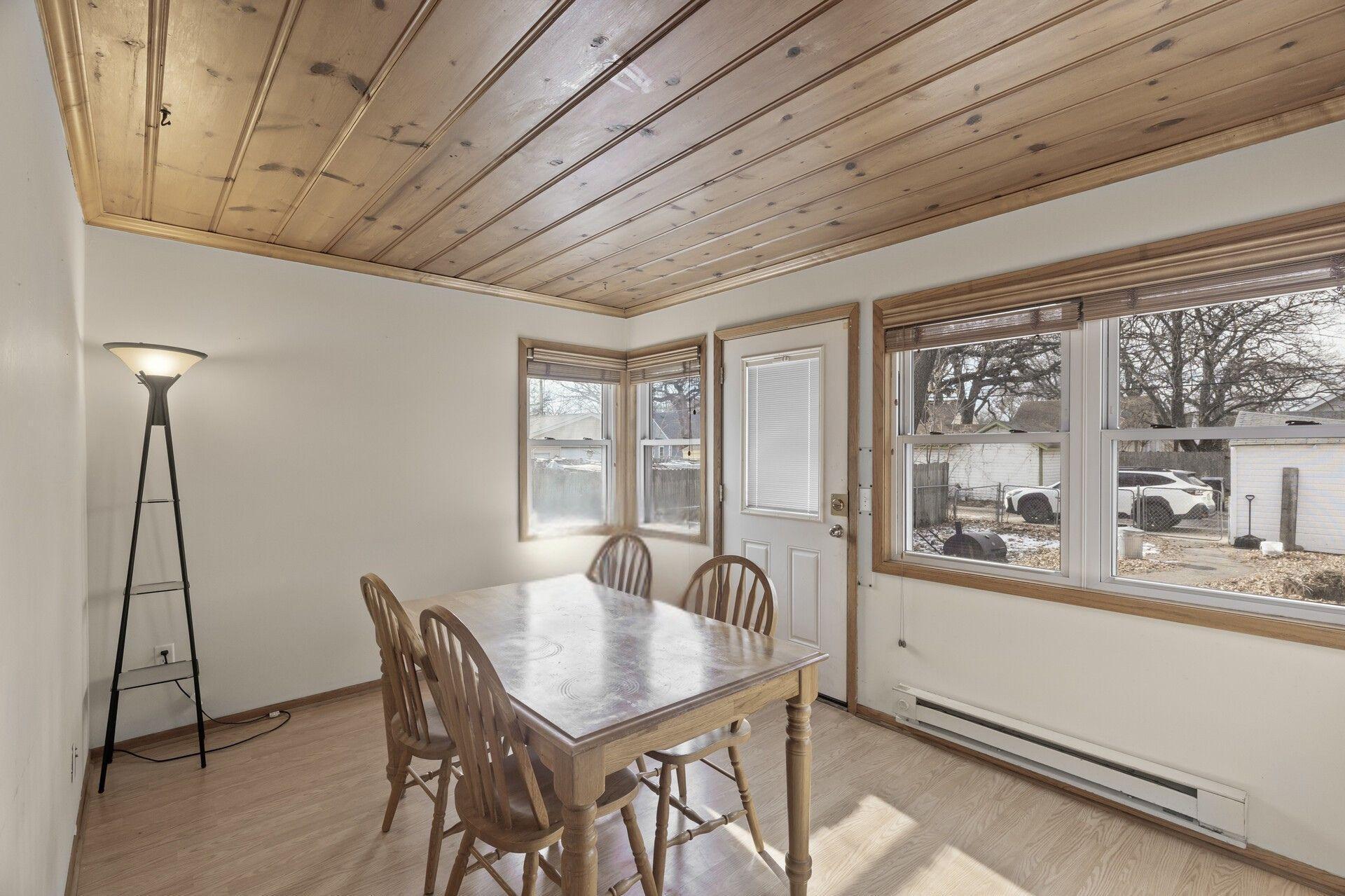 4625 Oliver Avenue Property Photo 5