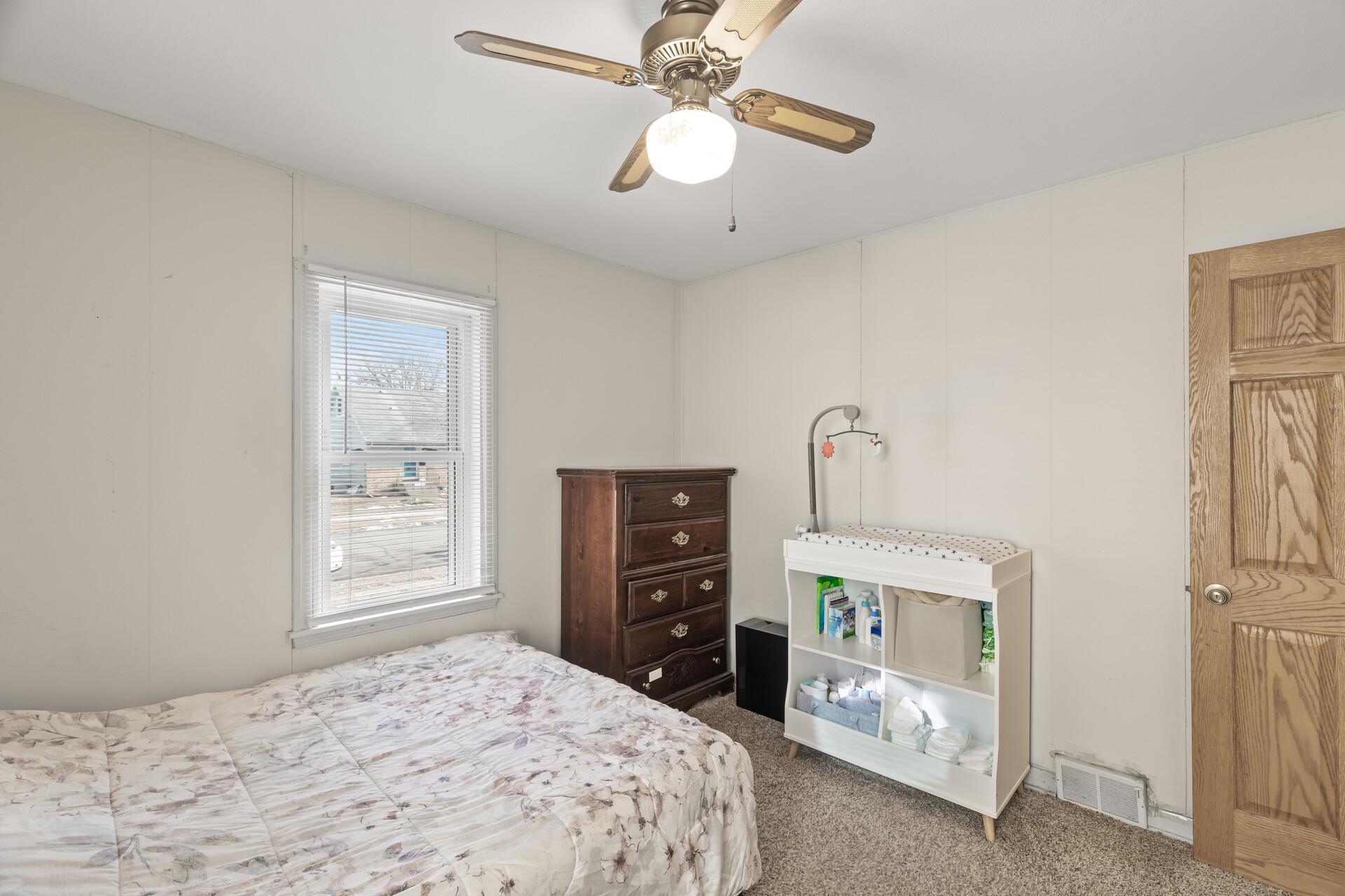 4625 Oliver Avenue Property Photo 8
