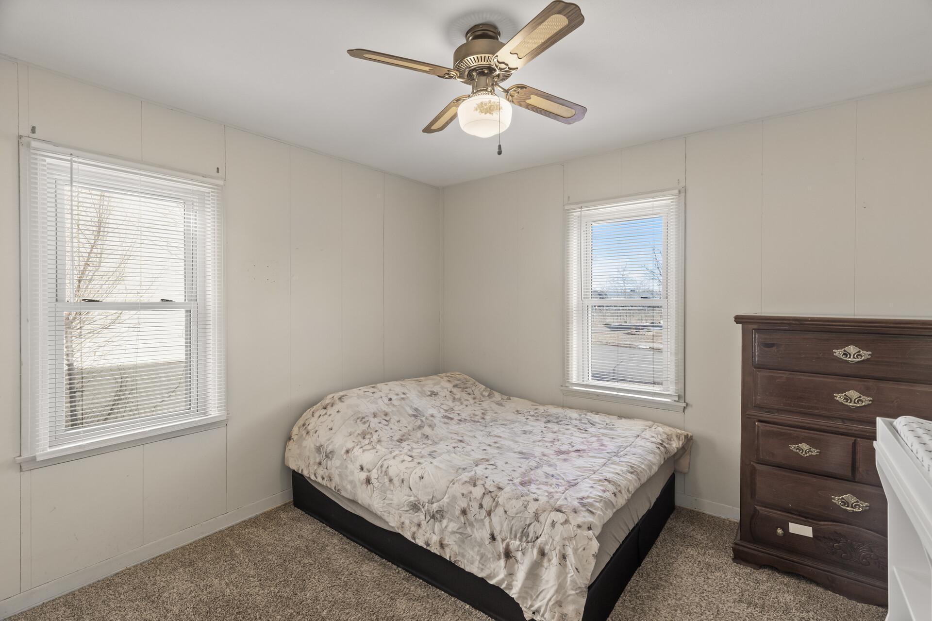 4625 Oliver Avenue Property Photo 9
