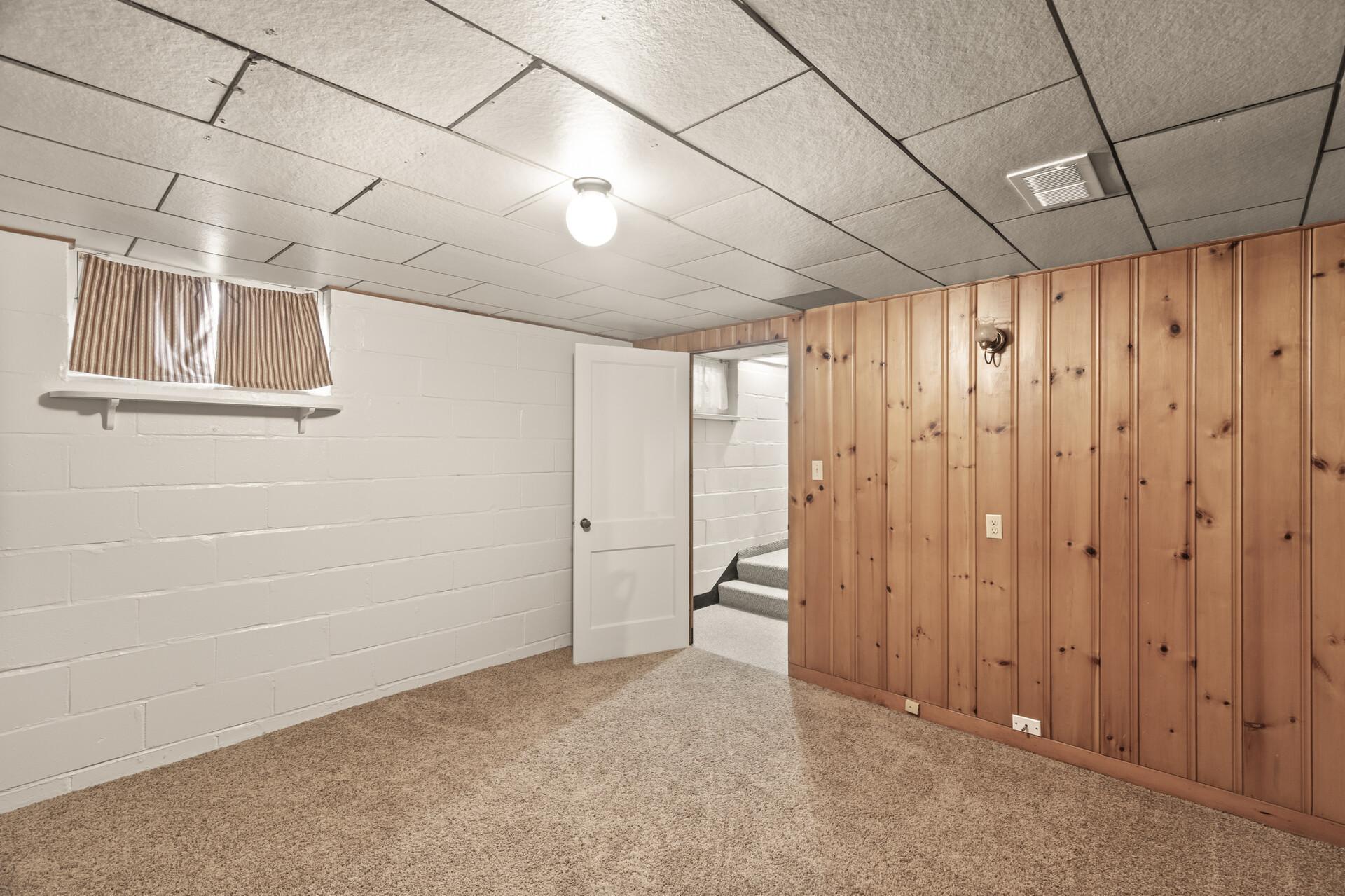 4625 Oliver Avenue Property Photo 12
