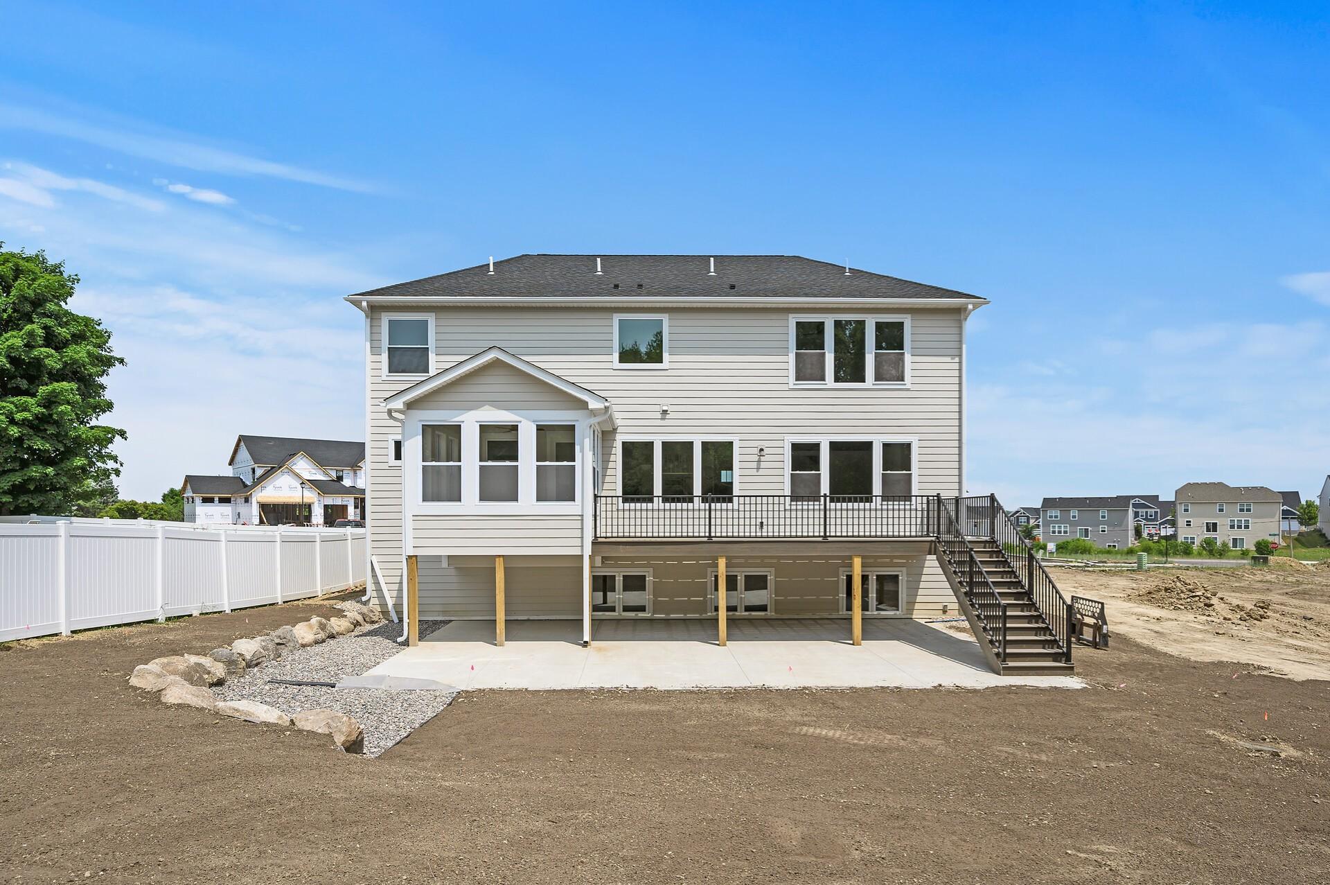 Xxxx Lakeview Drive W Property Photo 2