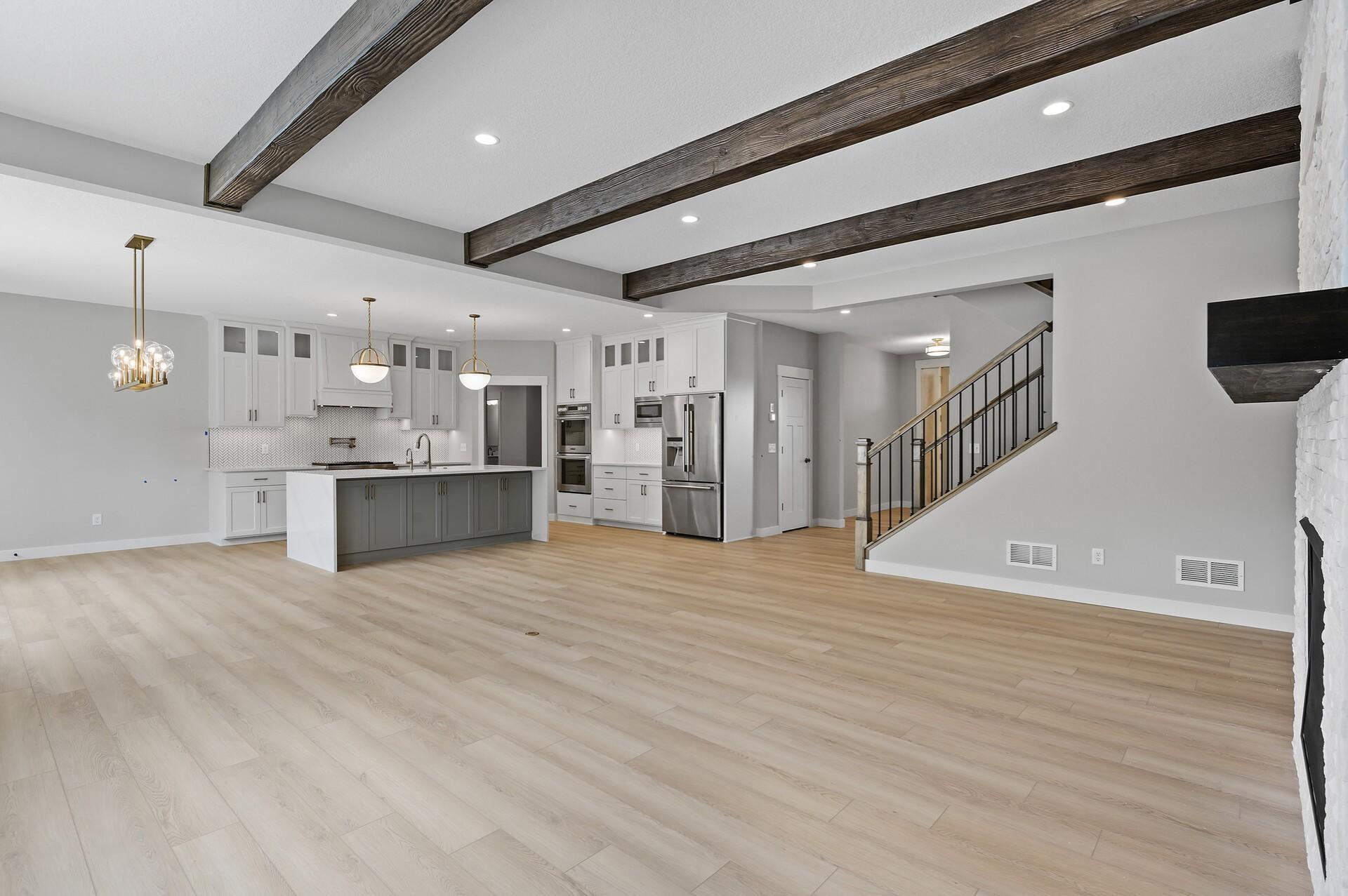 Xxxx Lakeview Drive W Property Photo 3