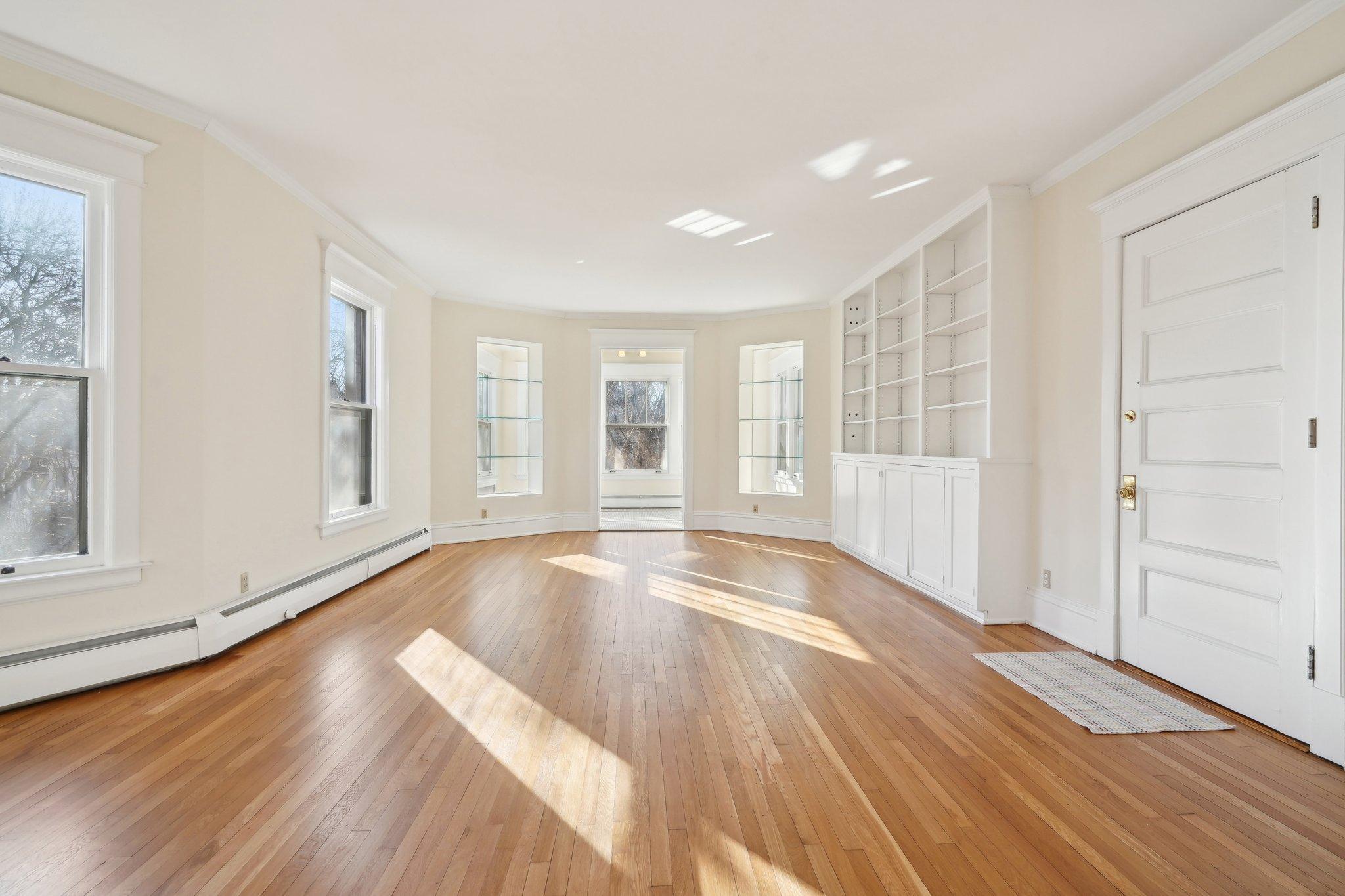 647 Lincoln Avenue 4 Property Photo 2