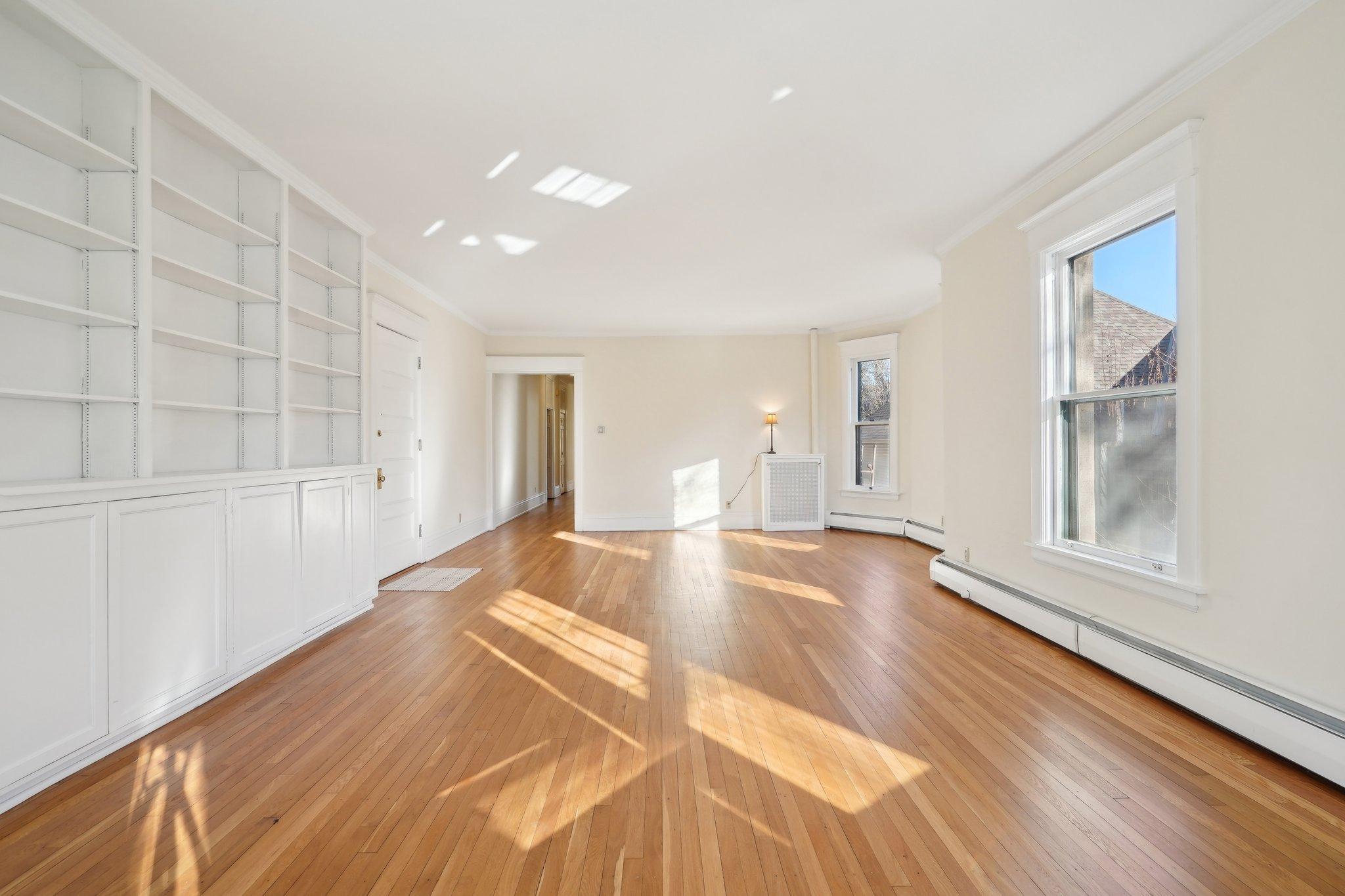 647 Lincoln Avenue 4 Property Photo 3