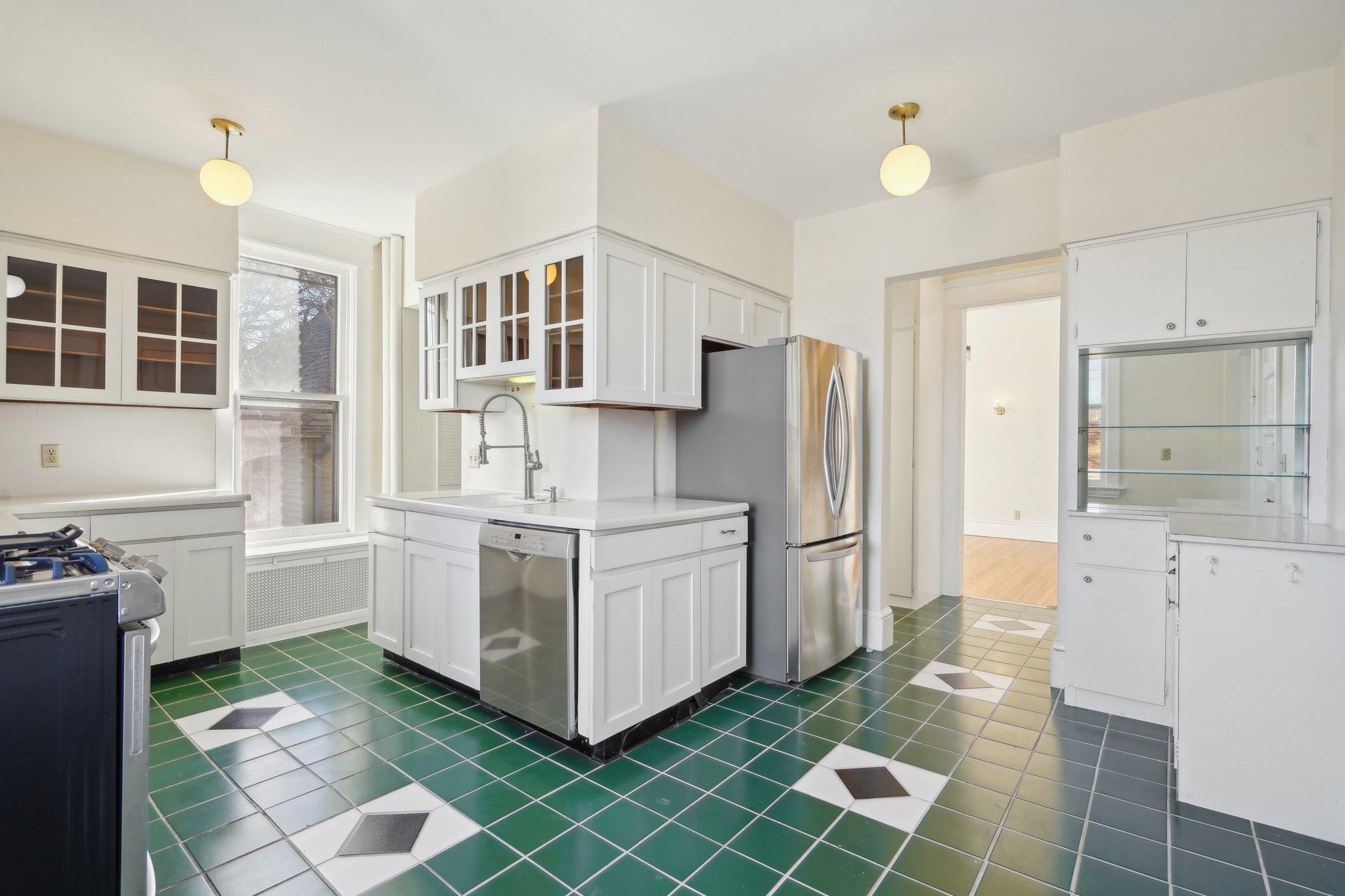 647 Lincoln Avenue 4 Property Photo 14