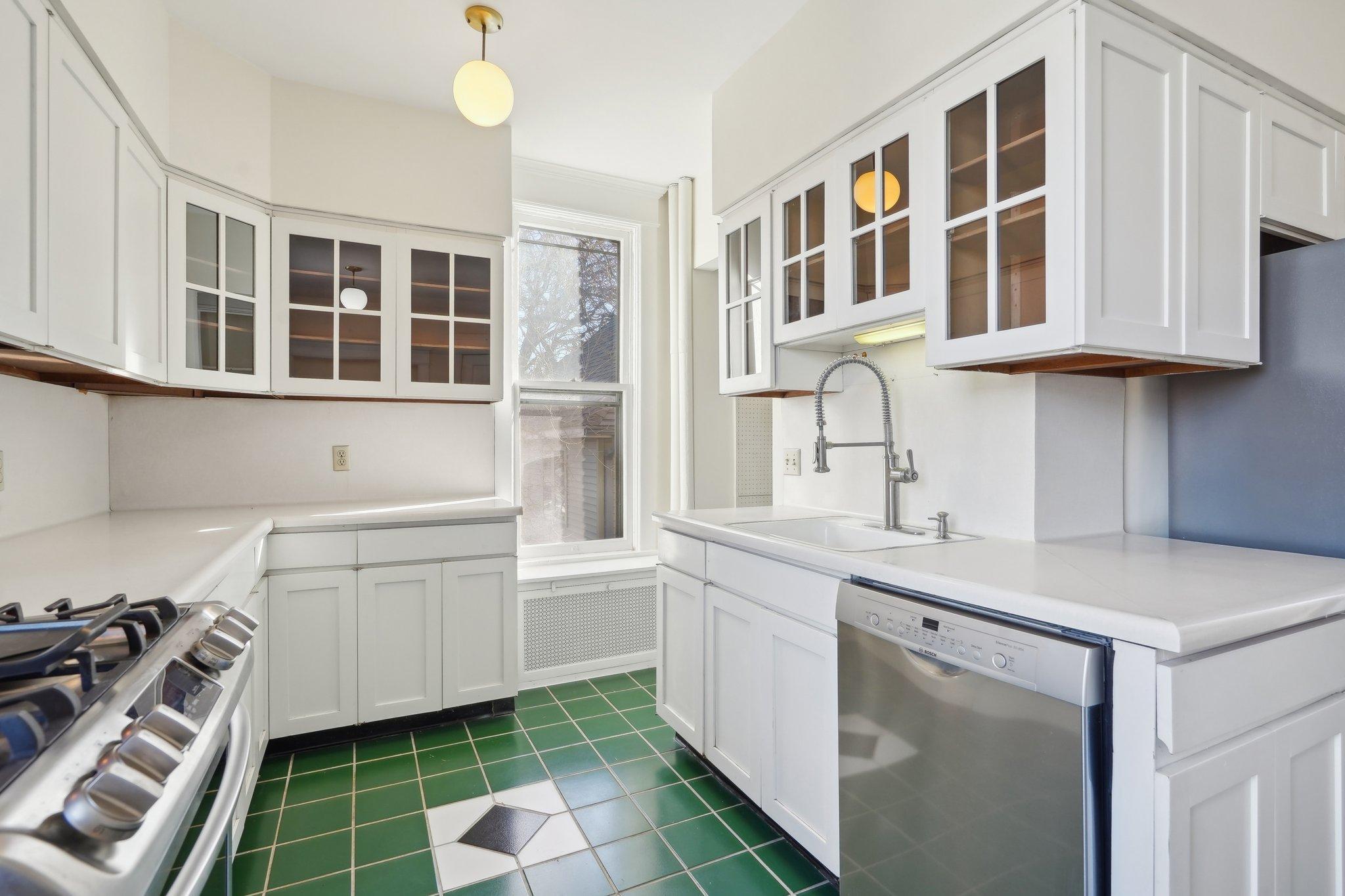 647 Lincoln Avenue 4 Property Photo 17