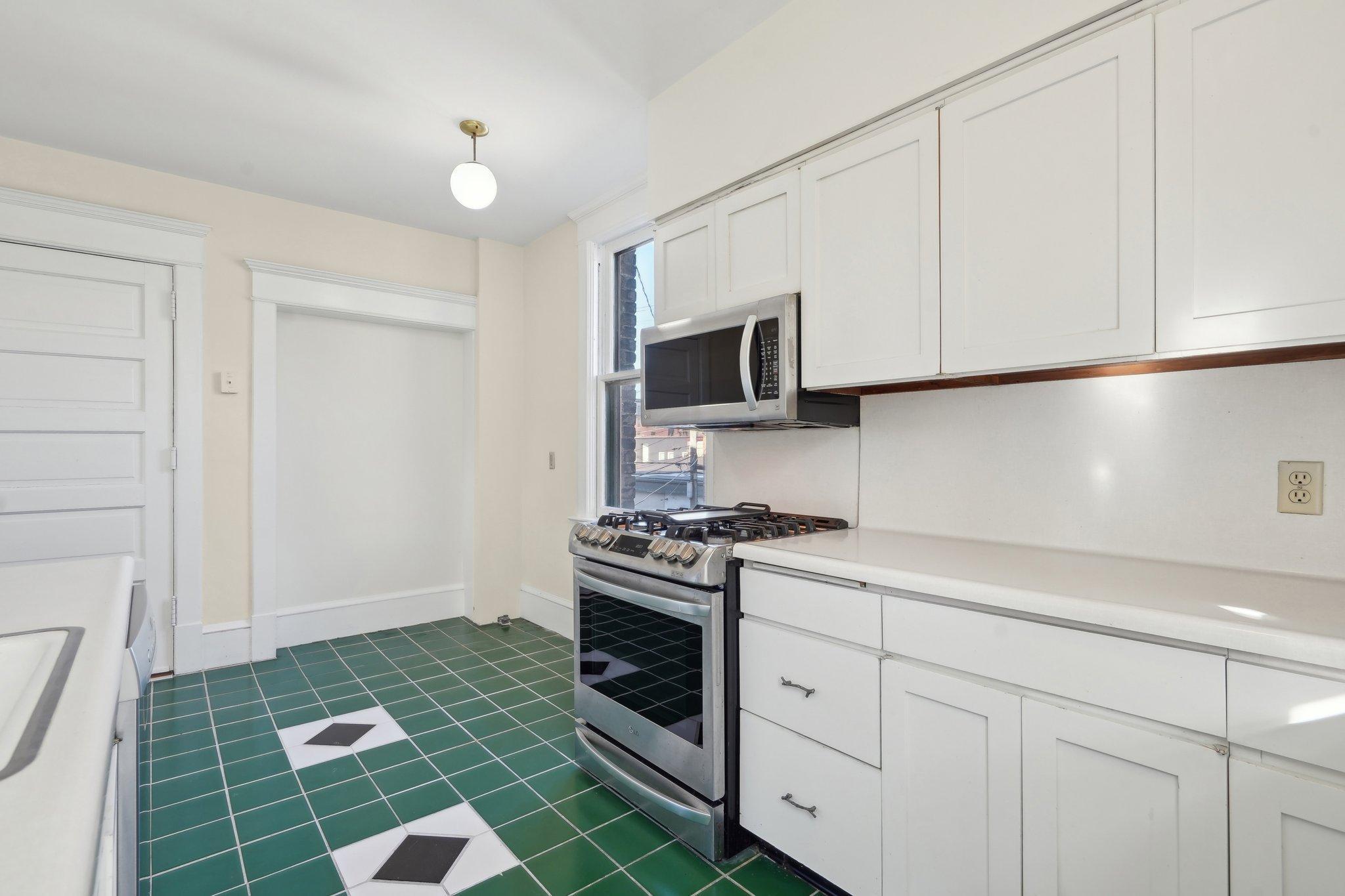 647 Lincoln Avenue 4 Property Photo 20