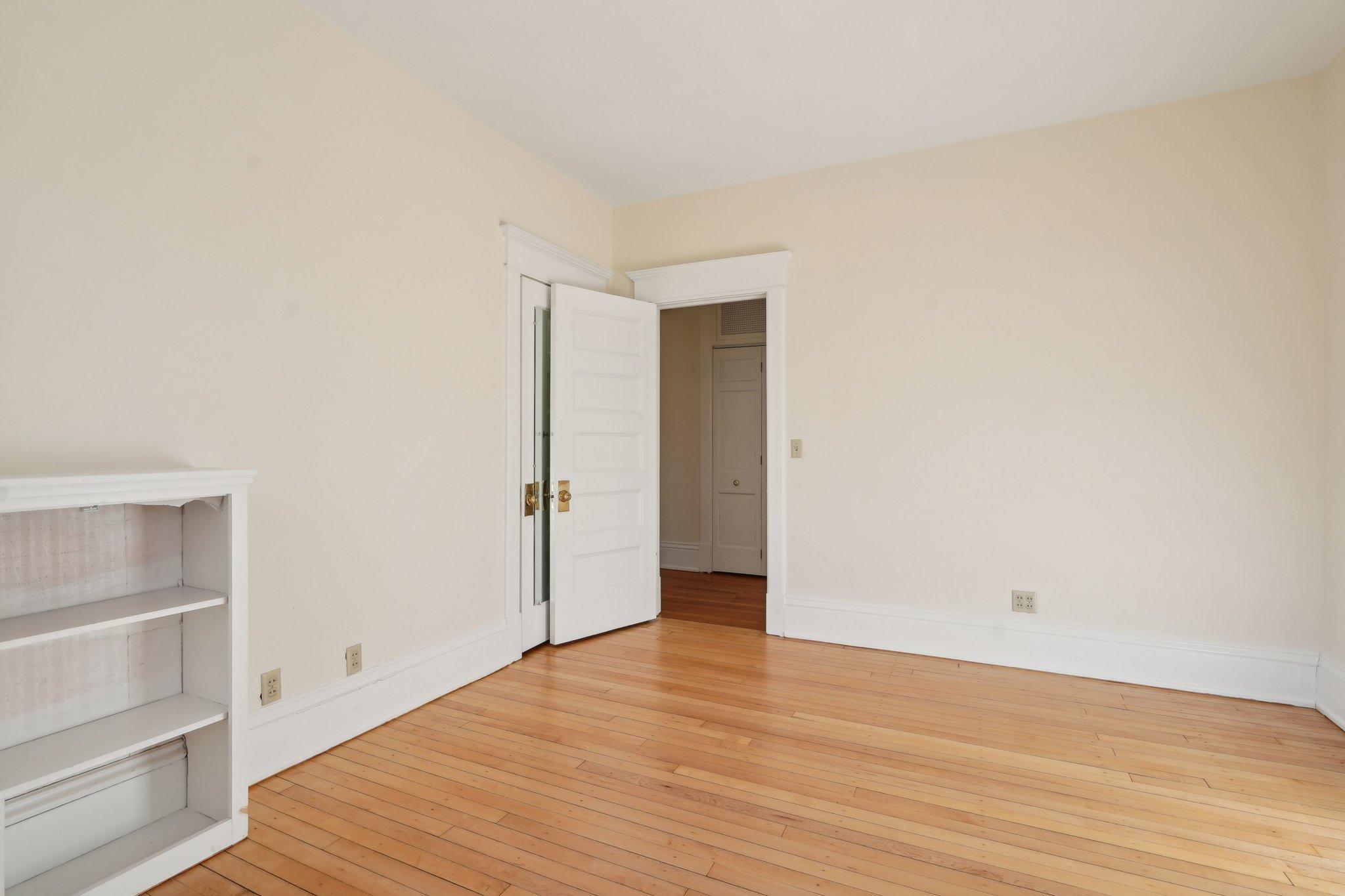 647 Lincoln Avenue 4 Property Photo 23