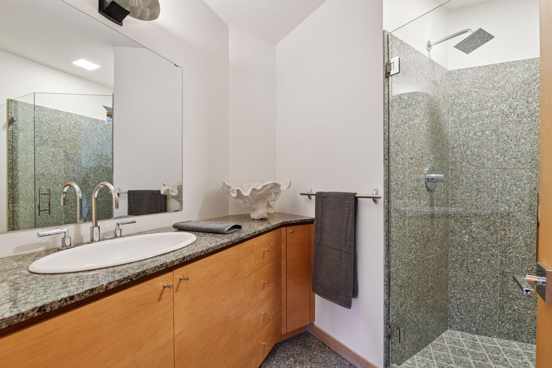 6420 Thornberry Curve Property Photo 46