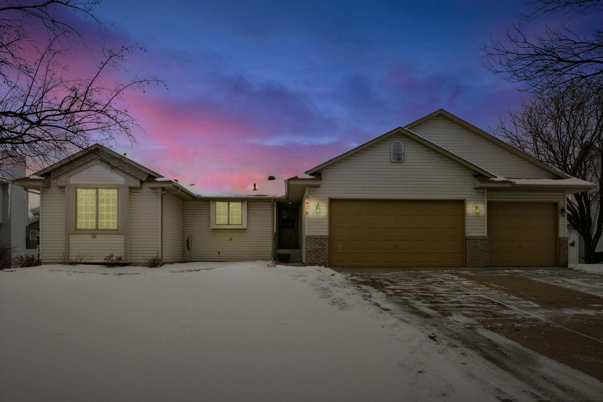 5426 89th Crescent Circle Property Photo 1