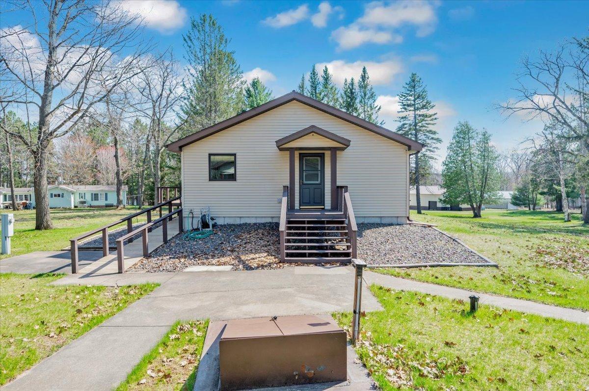 9505 Buskey Bay Drive Property Photo 1