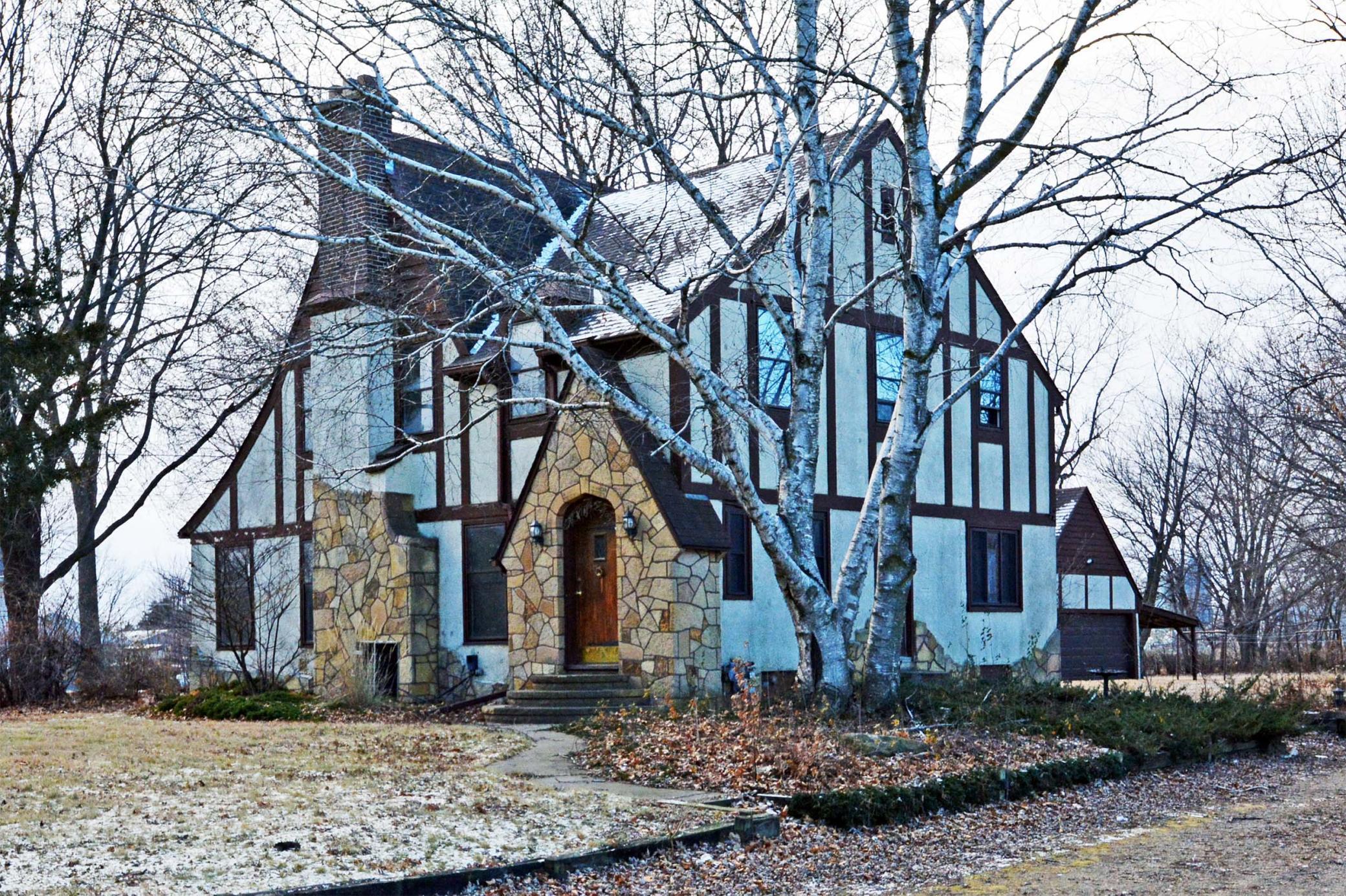 274 S Maple Avenue Property Photo 1