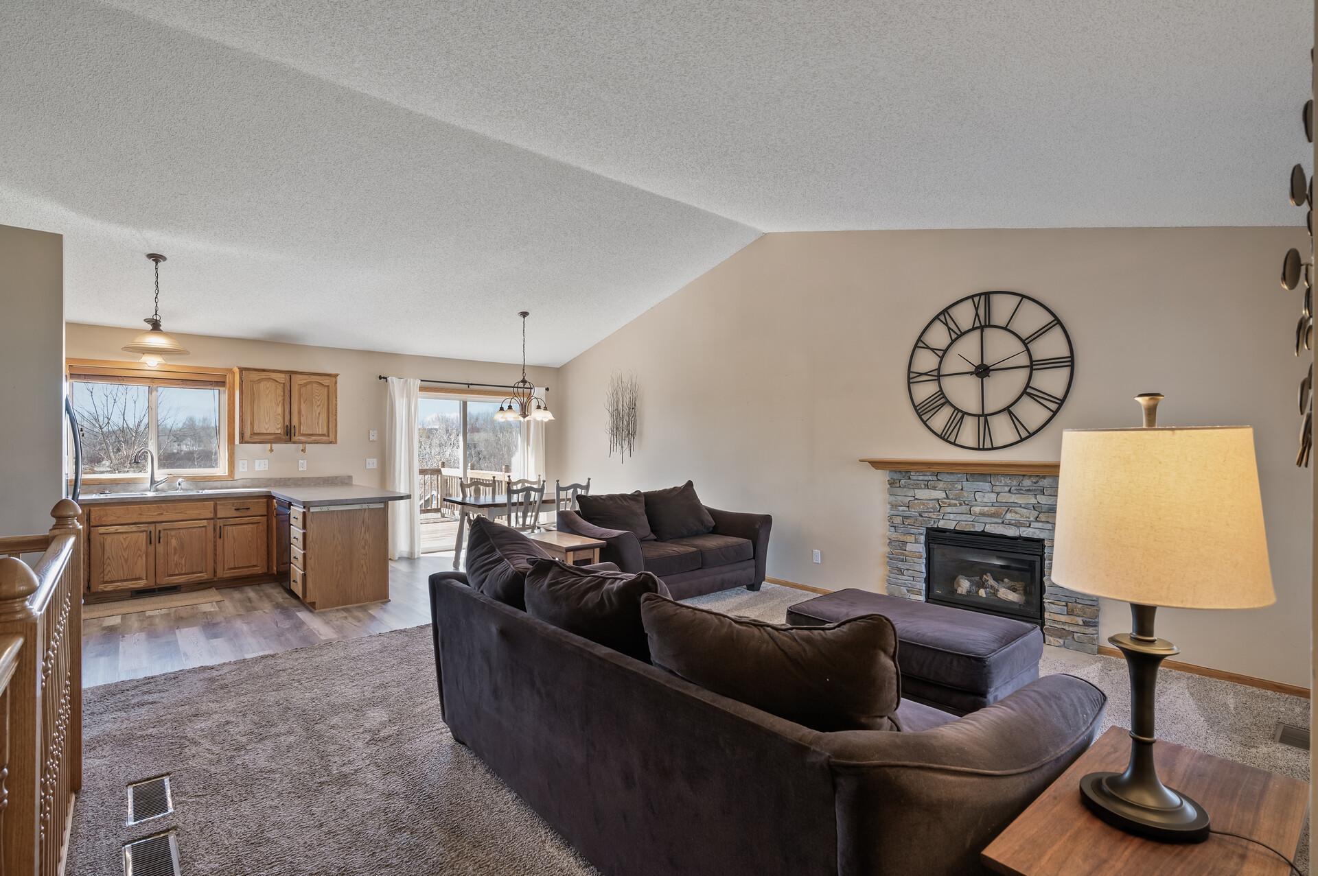 15921 Vale Street Property Photo 5