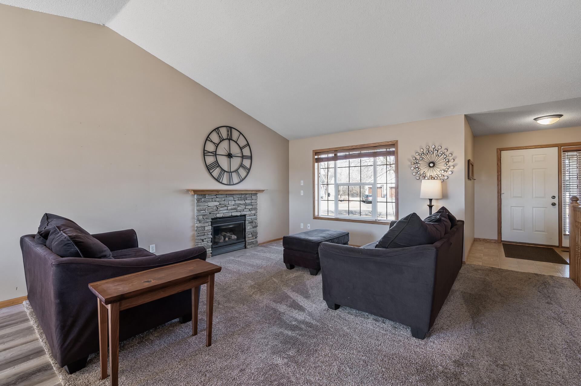 15921 Vale Street Property Photo 6