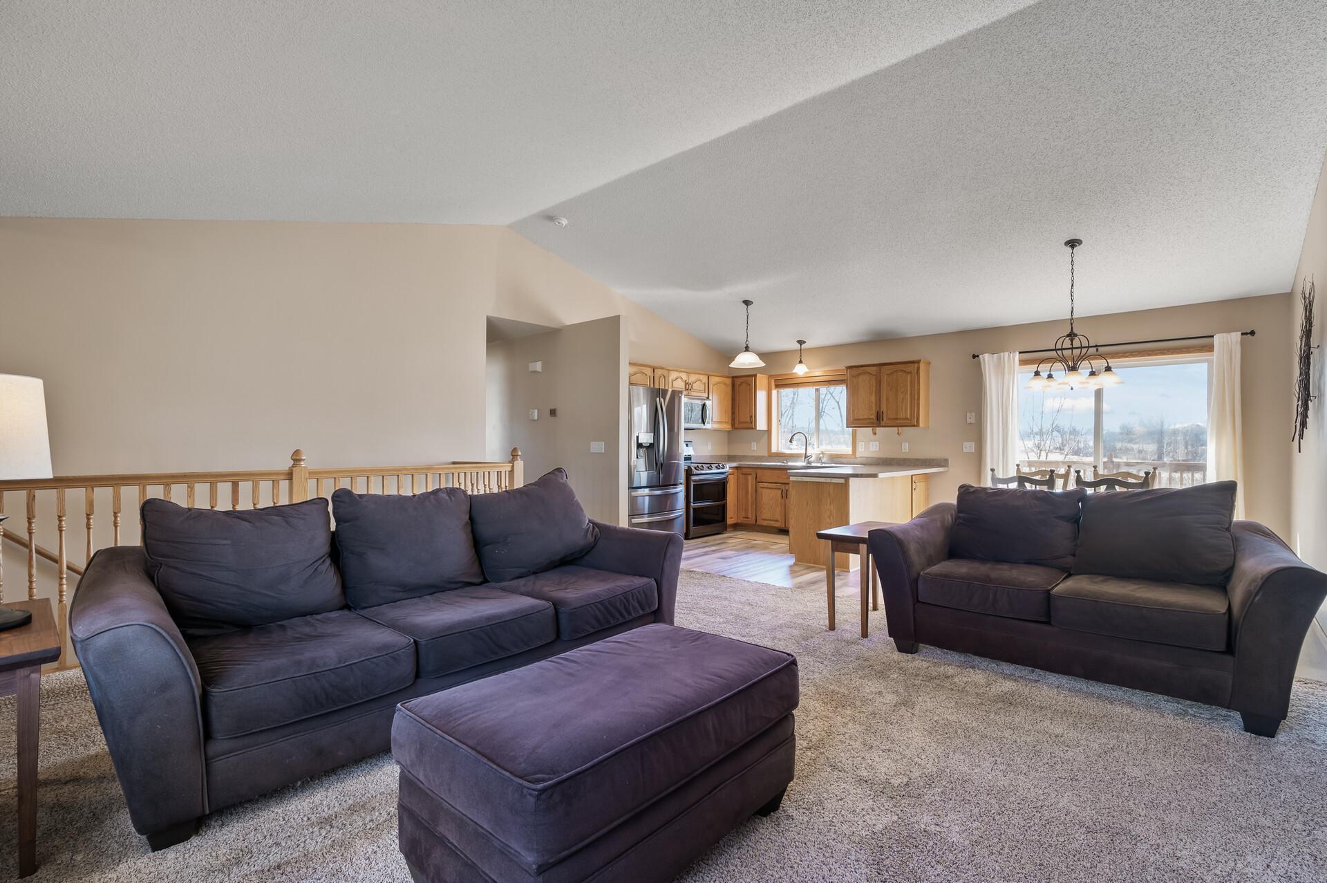 15921 Vale Street Property Photo 9