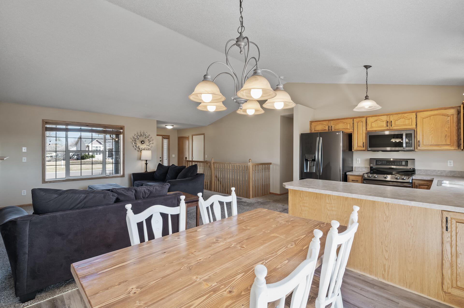 15921 Vale Street Property Photo 11