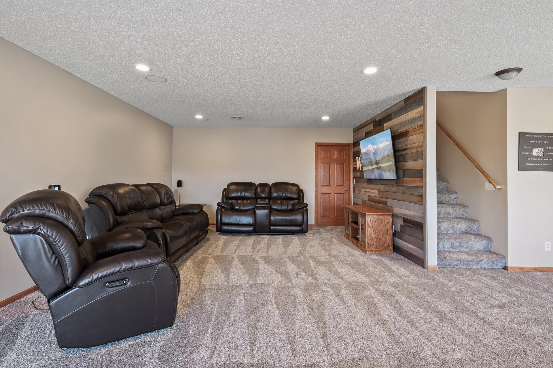 15921 Vale Street Property Photo 35