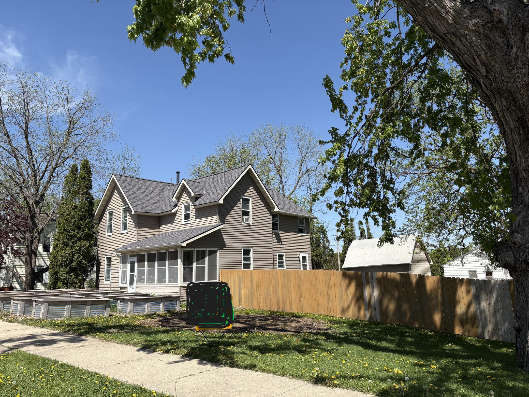 20 1st Avenue Property Photo 1