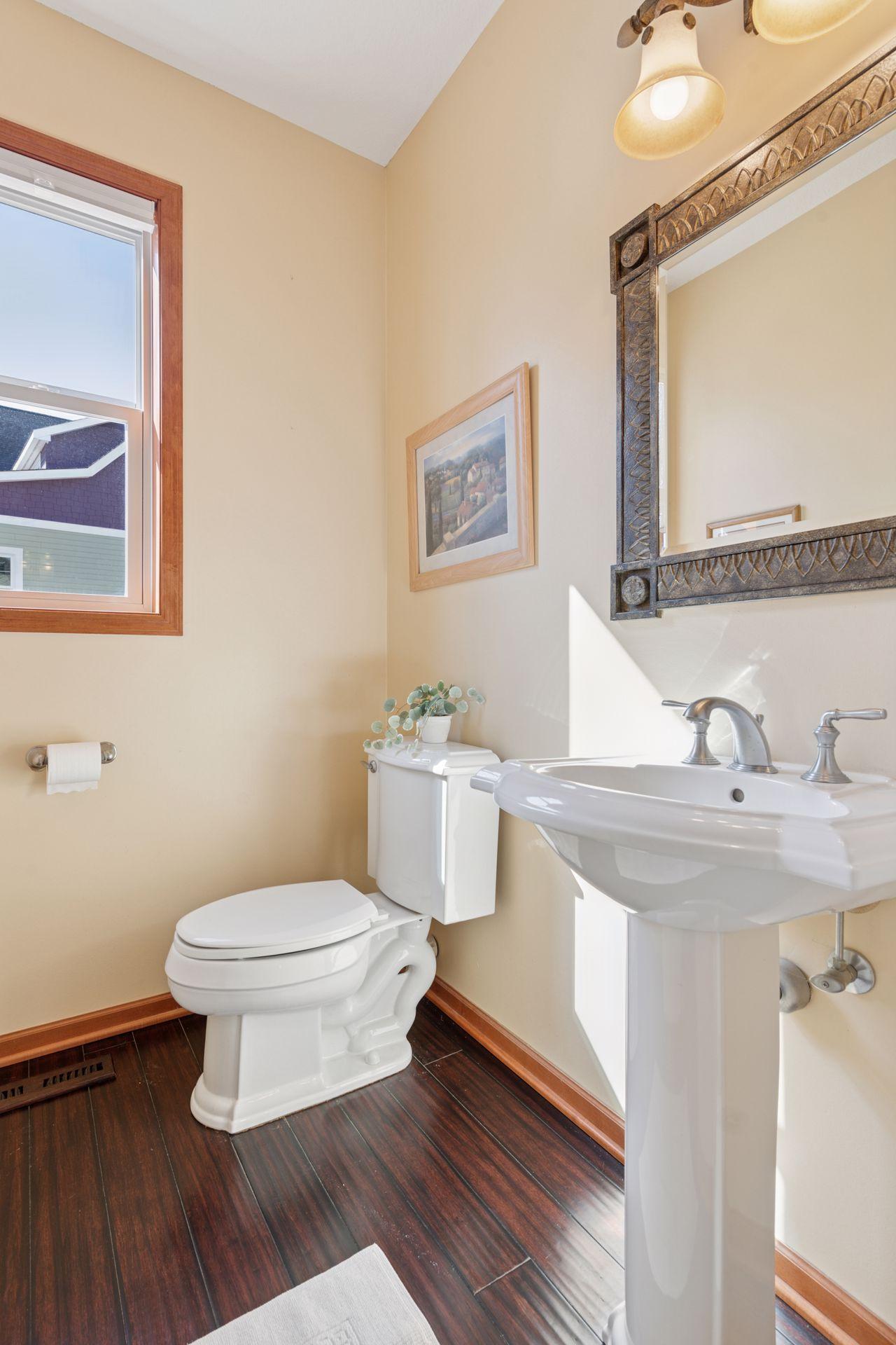 2536 N Saunders Lake Drive Property Photo 15