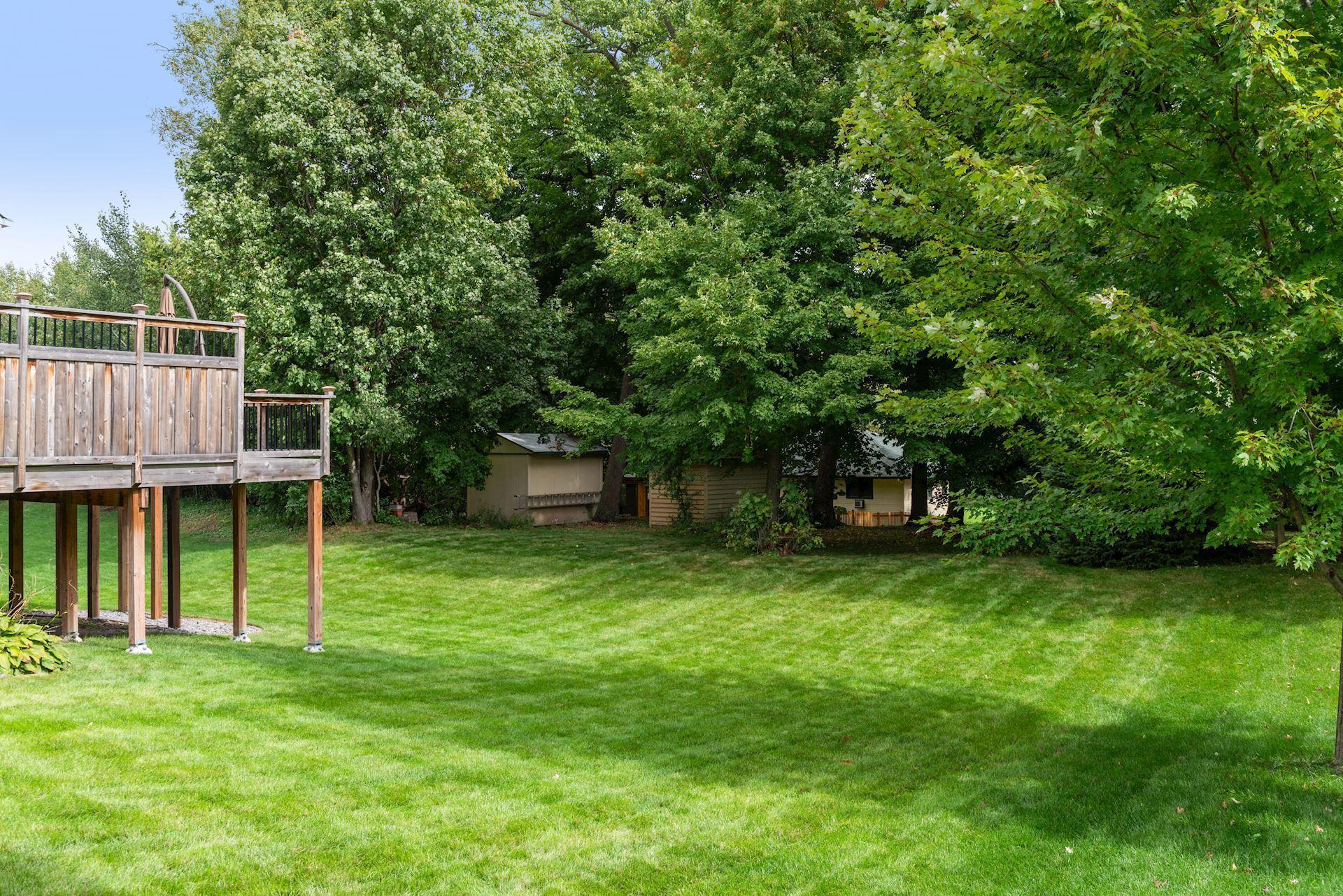 2536 N Saunders Lake Drive Property Photo 45