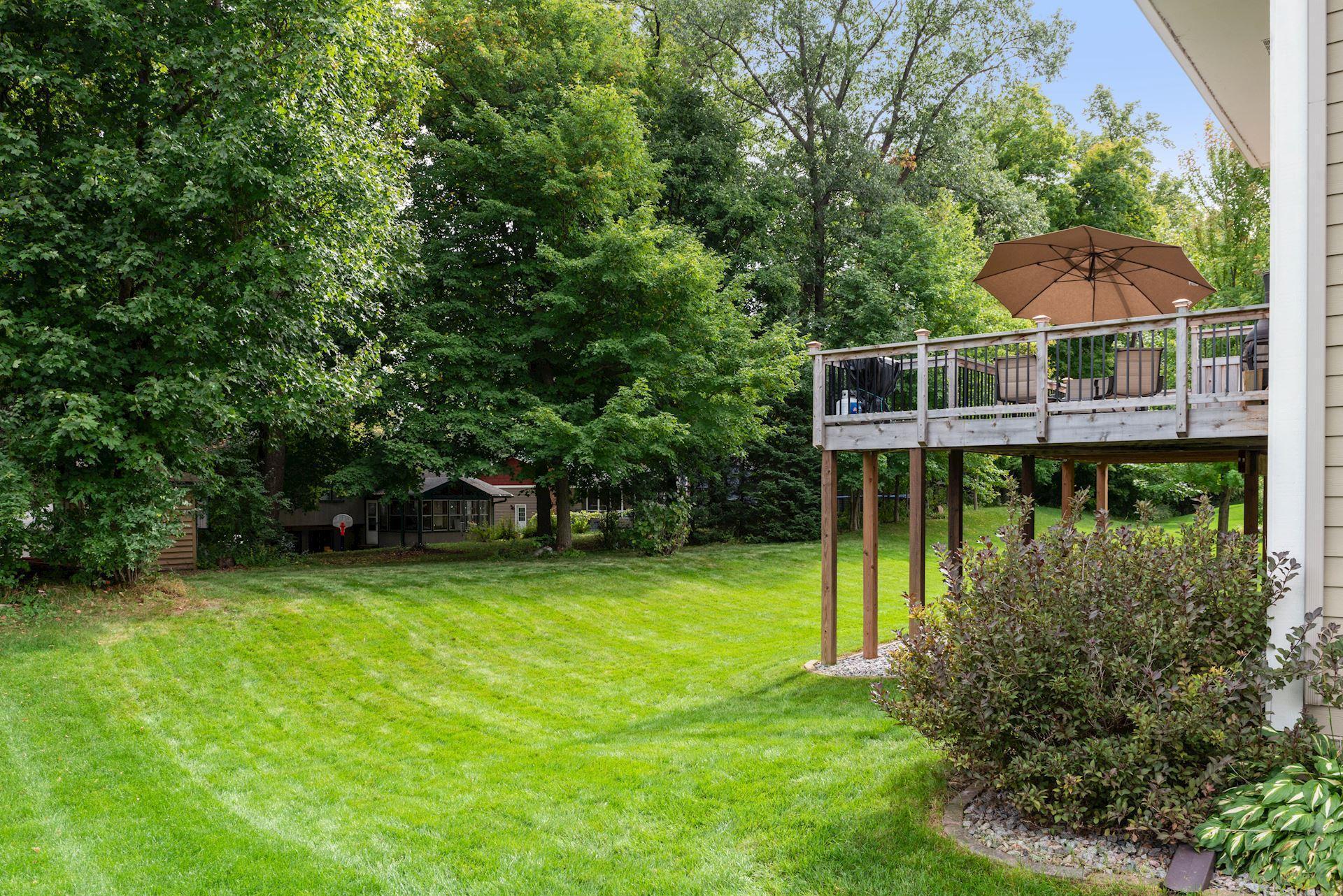2536 N Saunders Lake Drive Property Photo 46