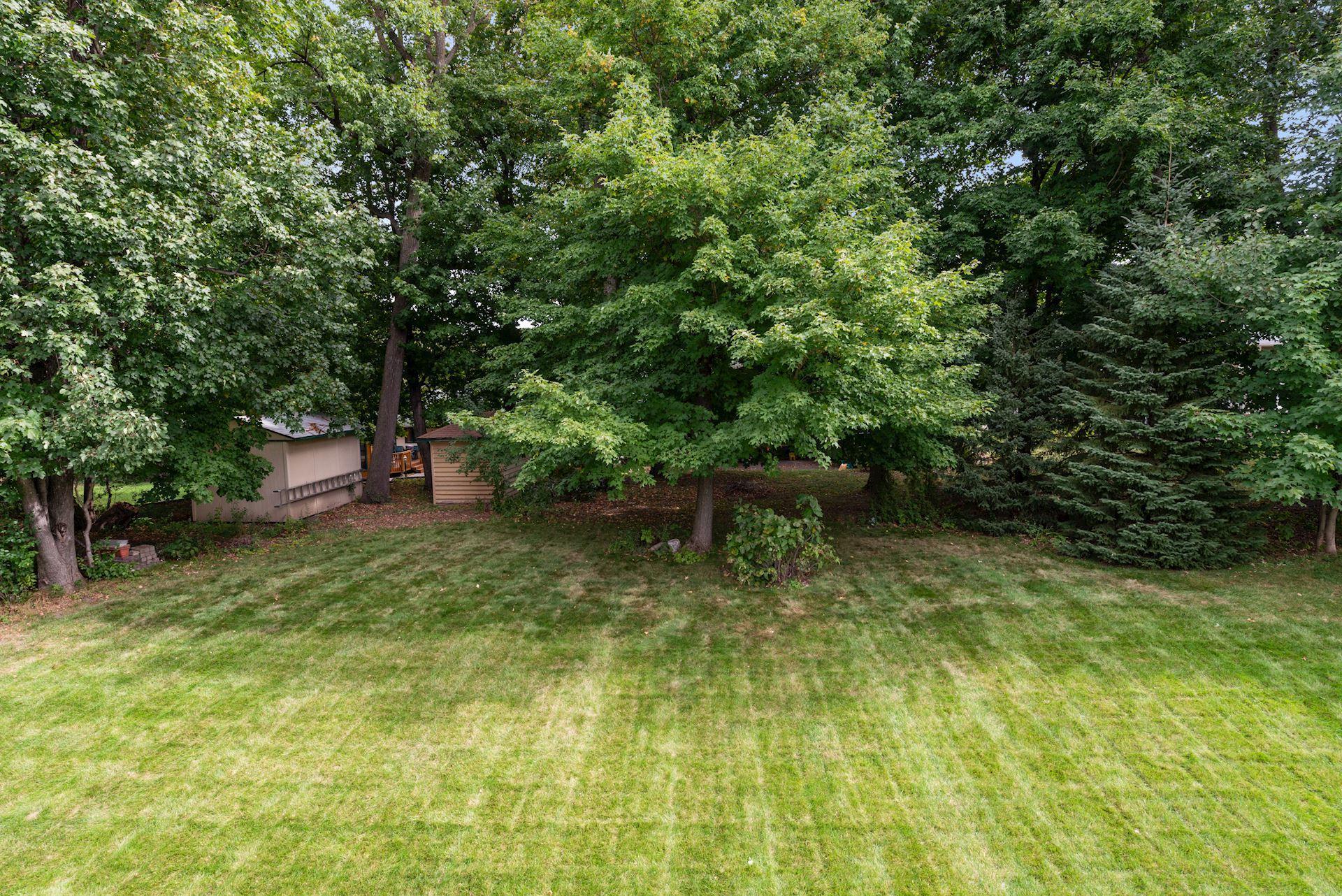 2536 N Saunders Lake Drive Property Photo 47