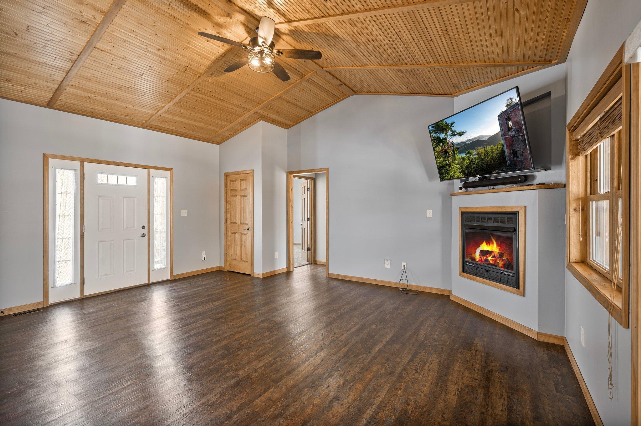 8836 Packard Avenue Property Photo 3