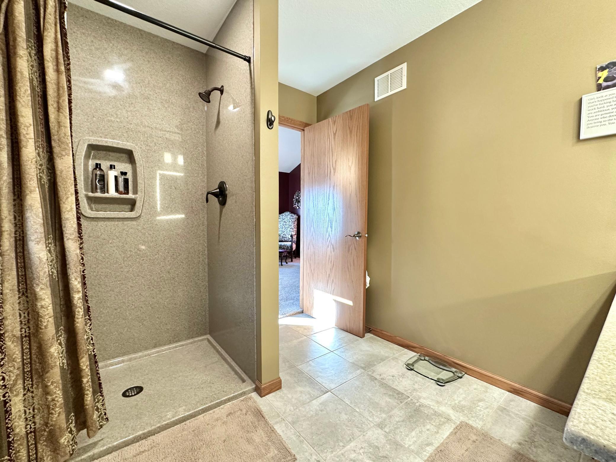 852 Sterling Avenue Property Photo 37