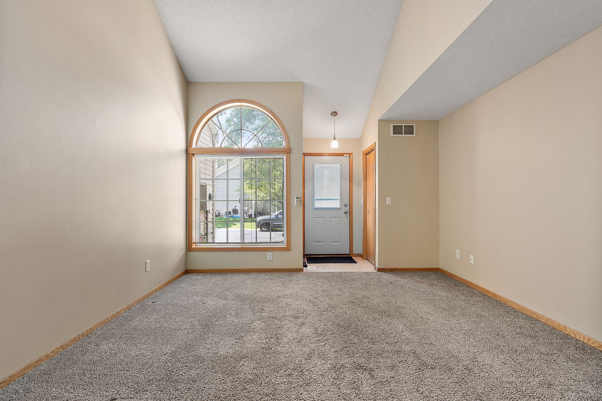 10773 Tamarack Circle Property Photo 5