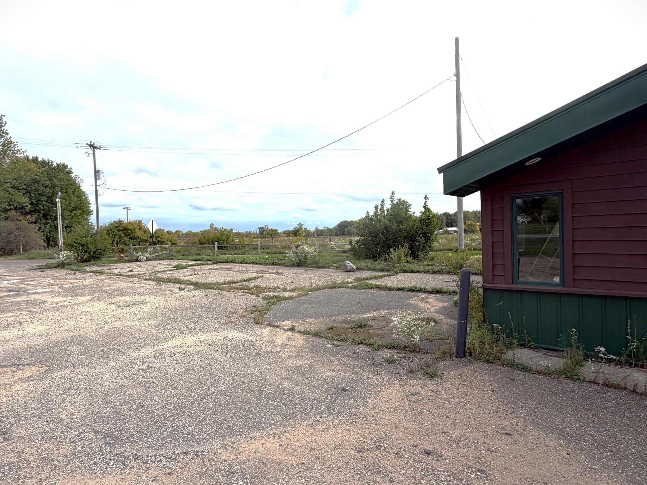 17375 Lake Boulevard Property Photo 3