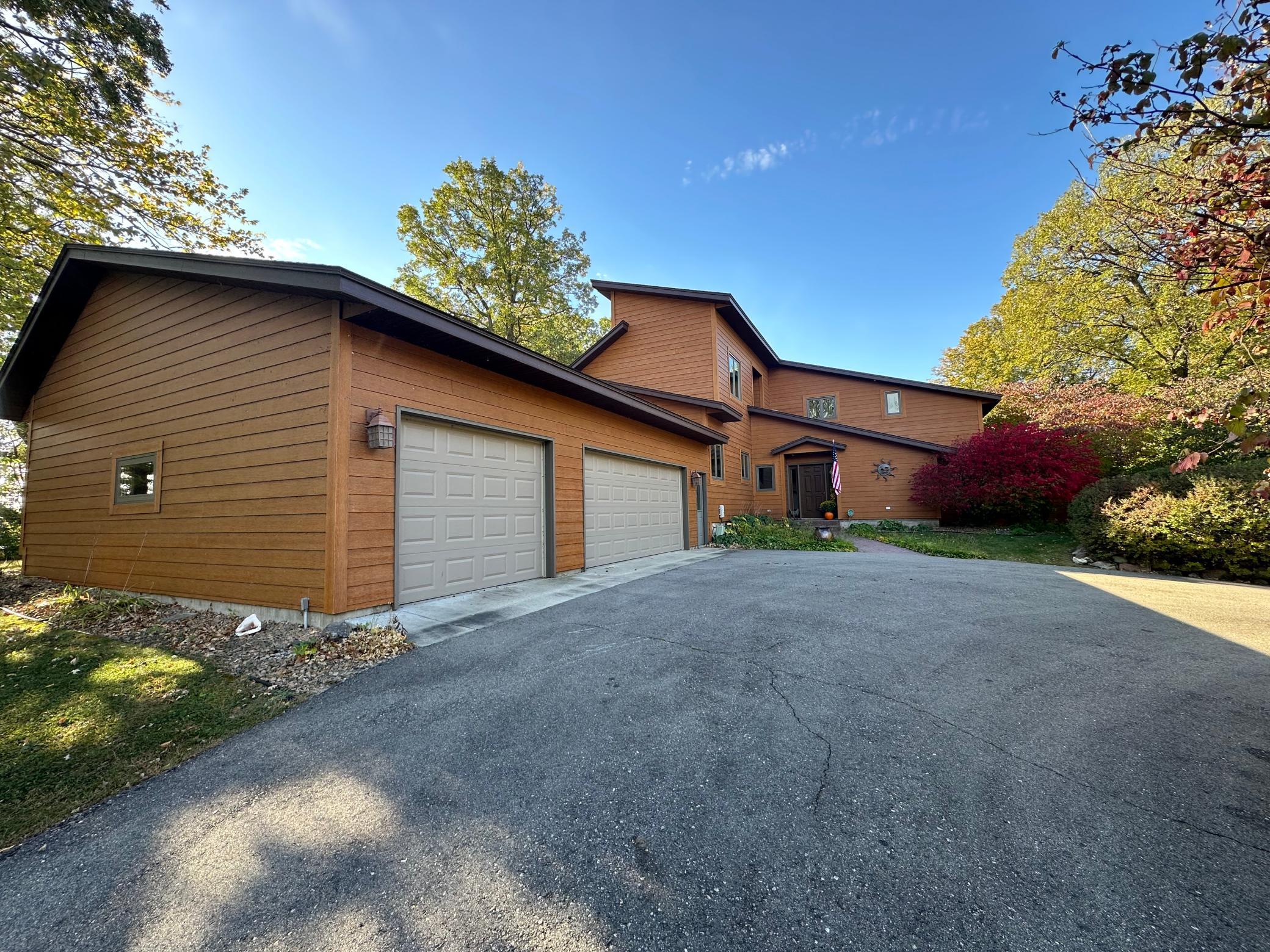 7641 Long Lake Road Property Photo 2