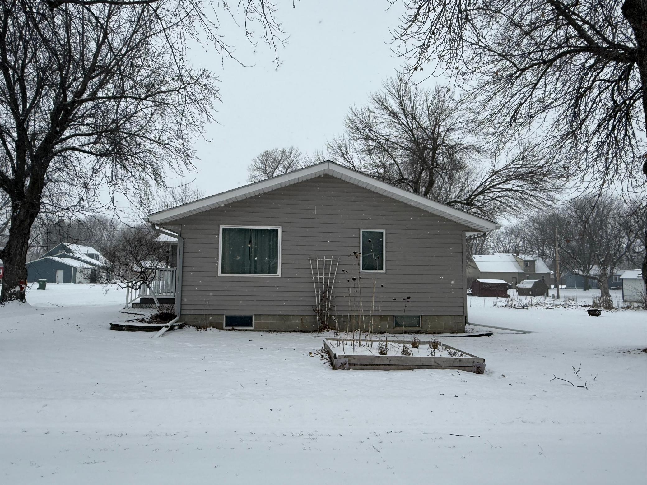 208 4th Street Property Photo 4