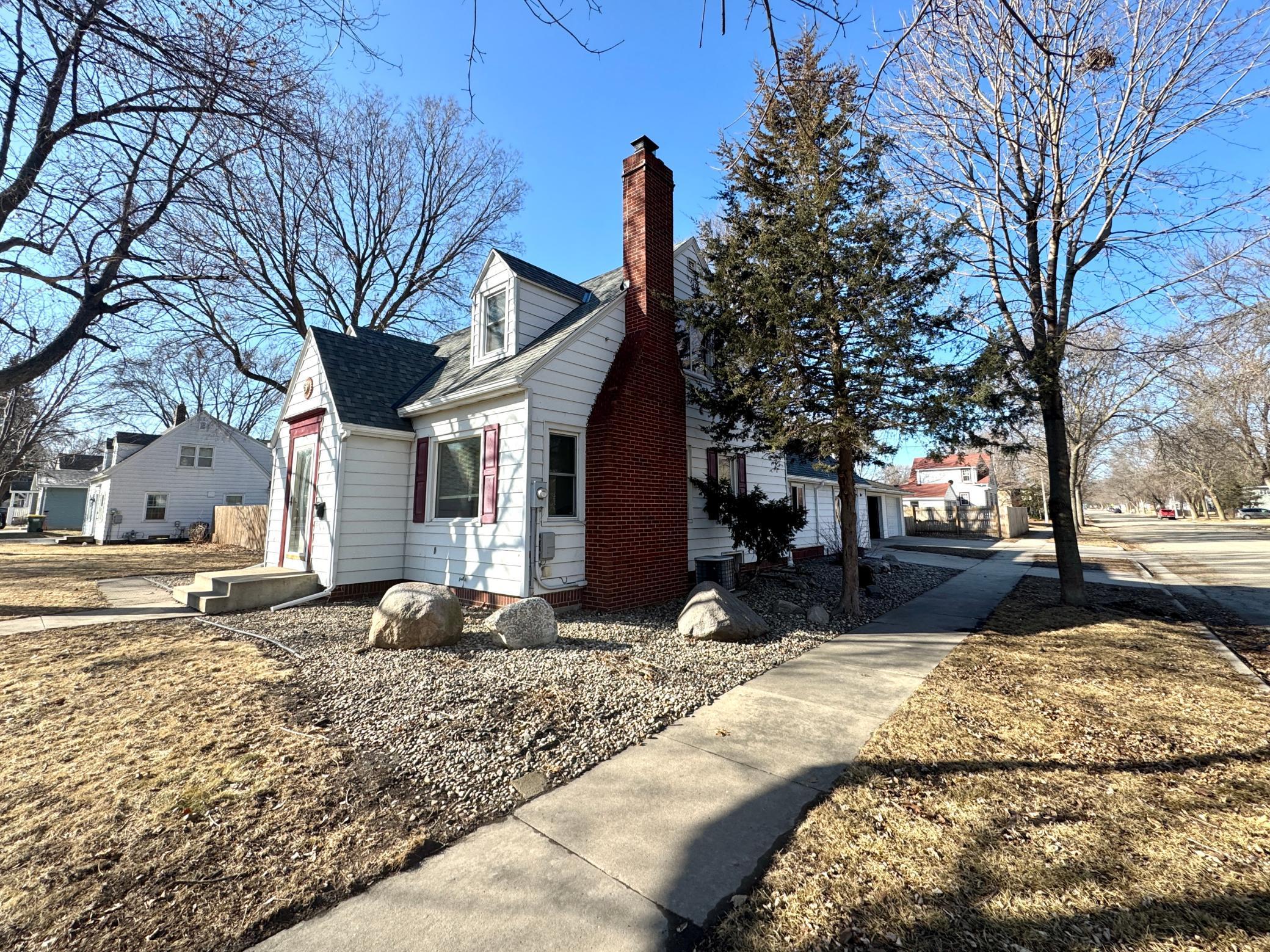 702 9th Street Property Photo 2