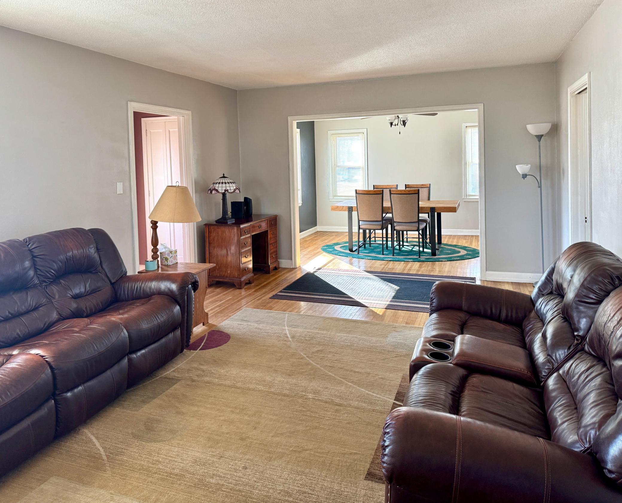 702 9th Street Property Photo 4
