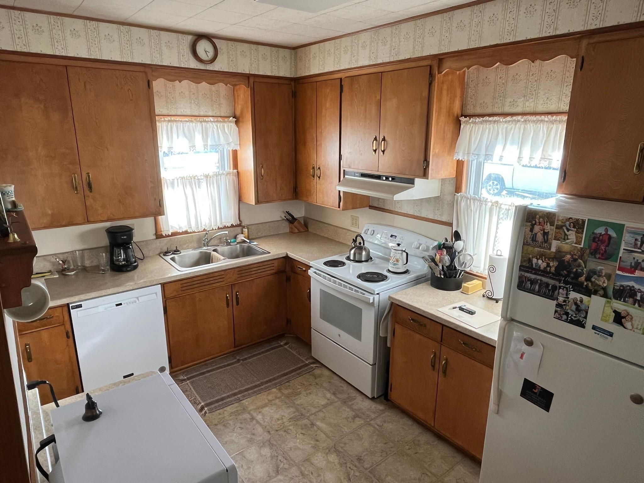 6065 120th Avenue Property Photo 5
