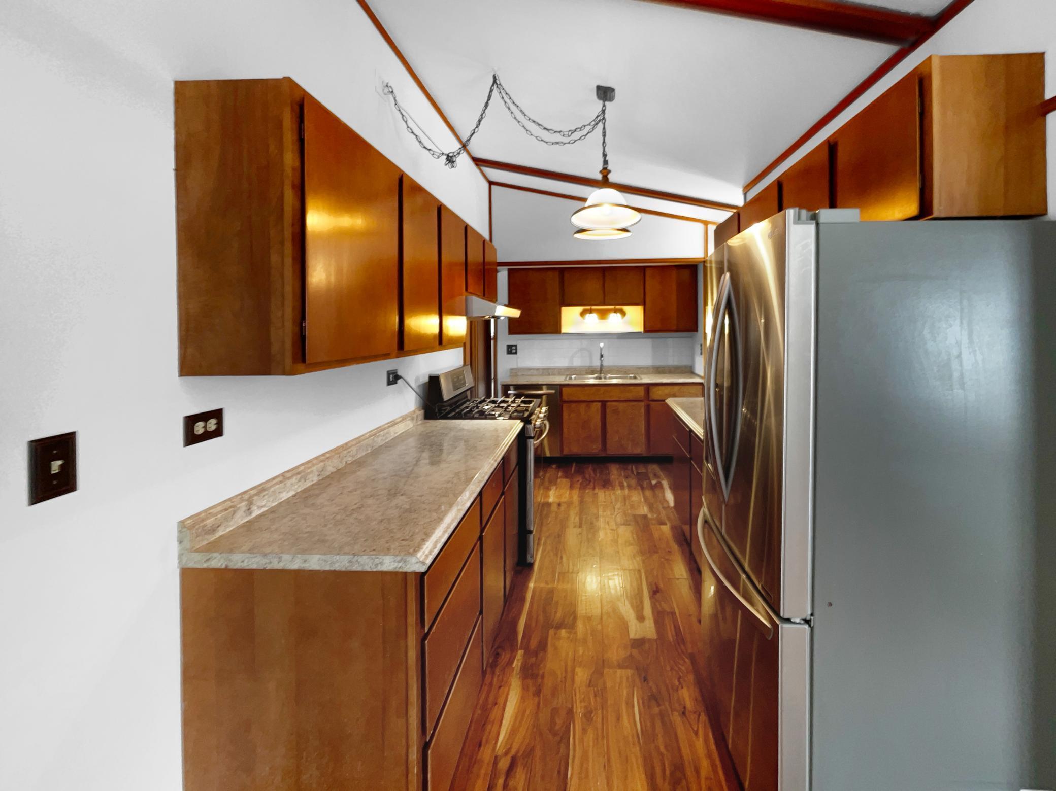 5530 Bryant Street Property Photo 4