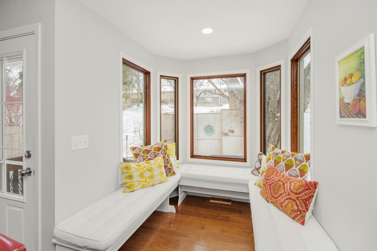6608 Hillside Lane Property Photo 8