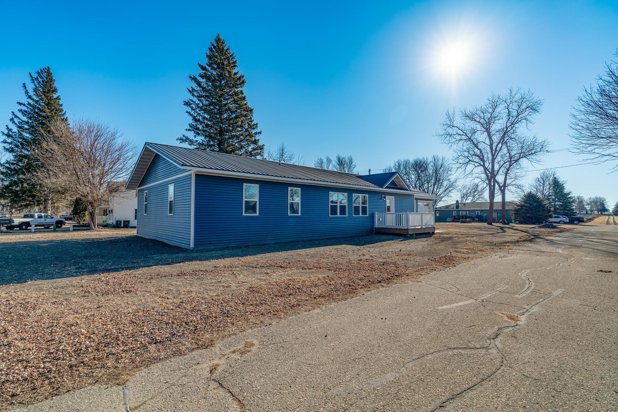 402 E Iowa Street