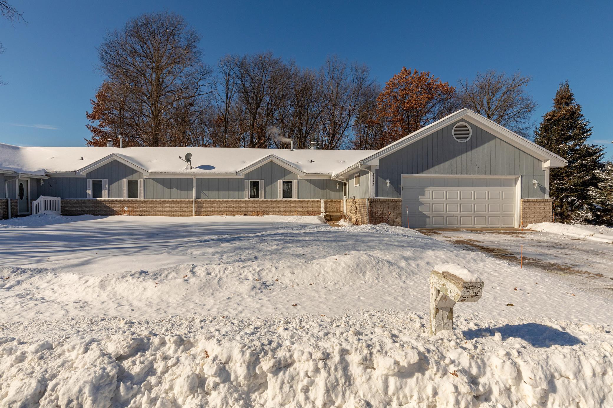 2112 Spruce Drive Property Photo 1