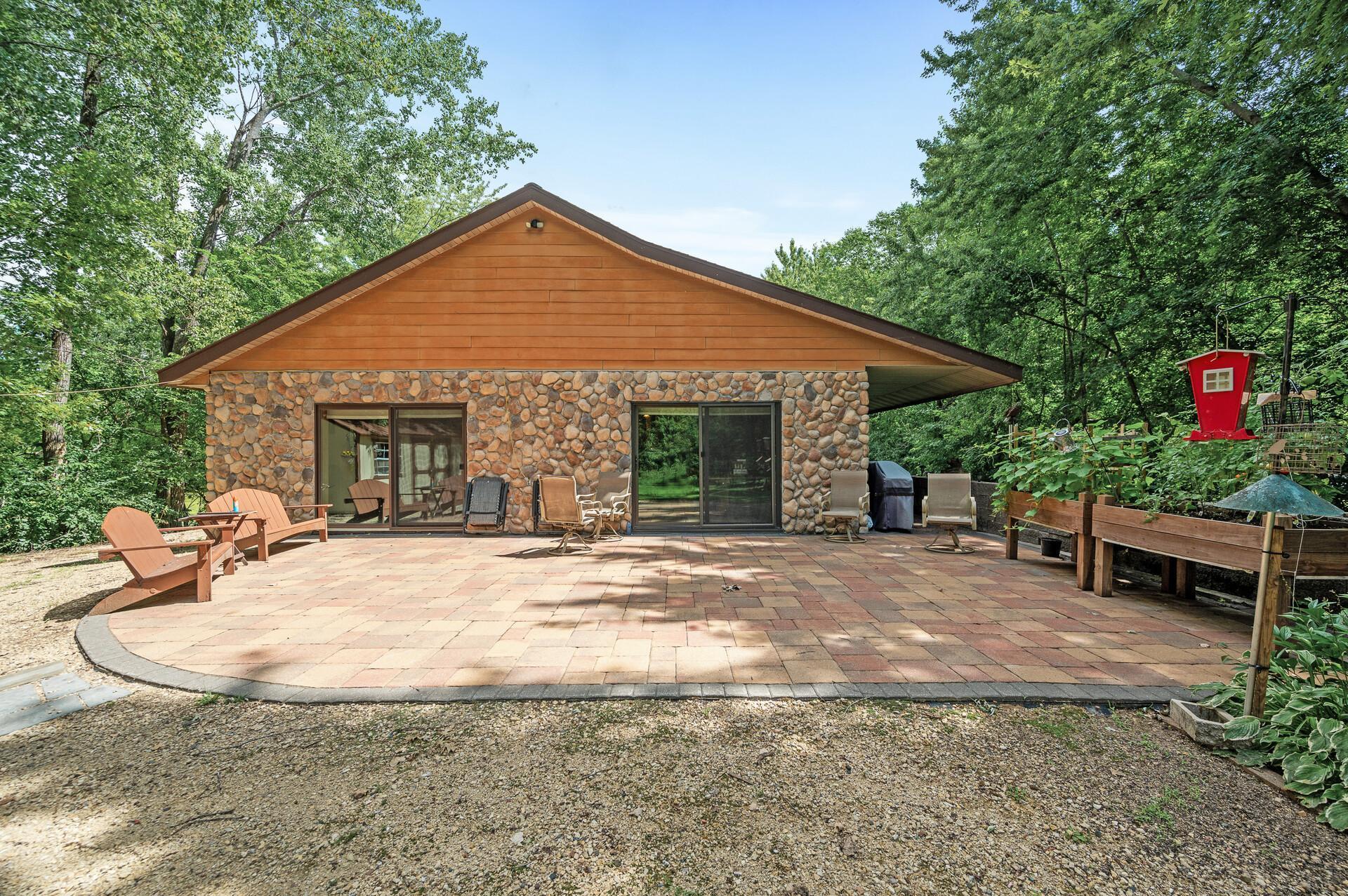 95 12th Street Property Photo 1
