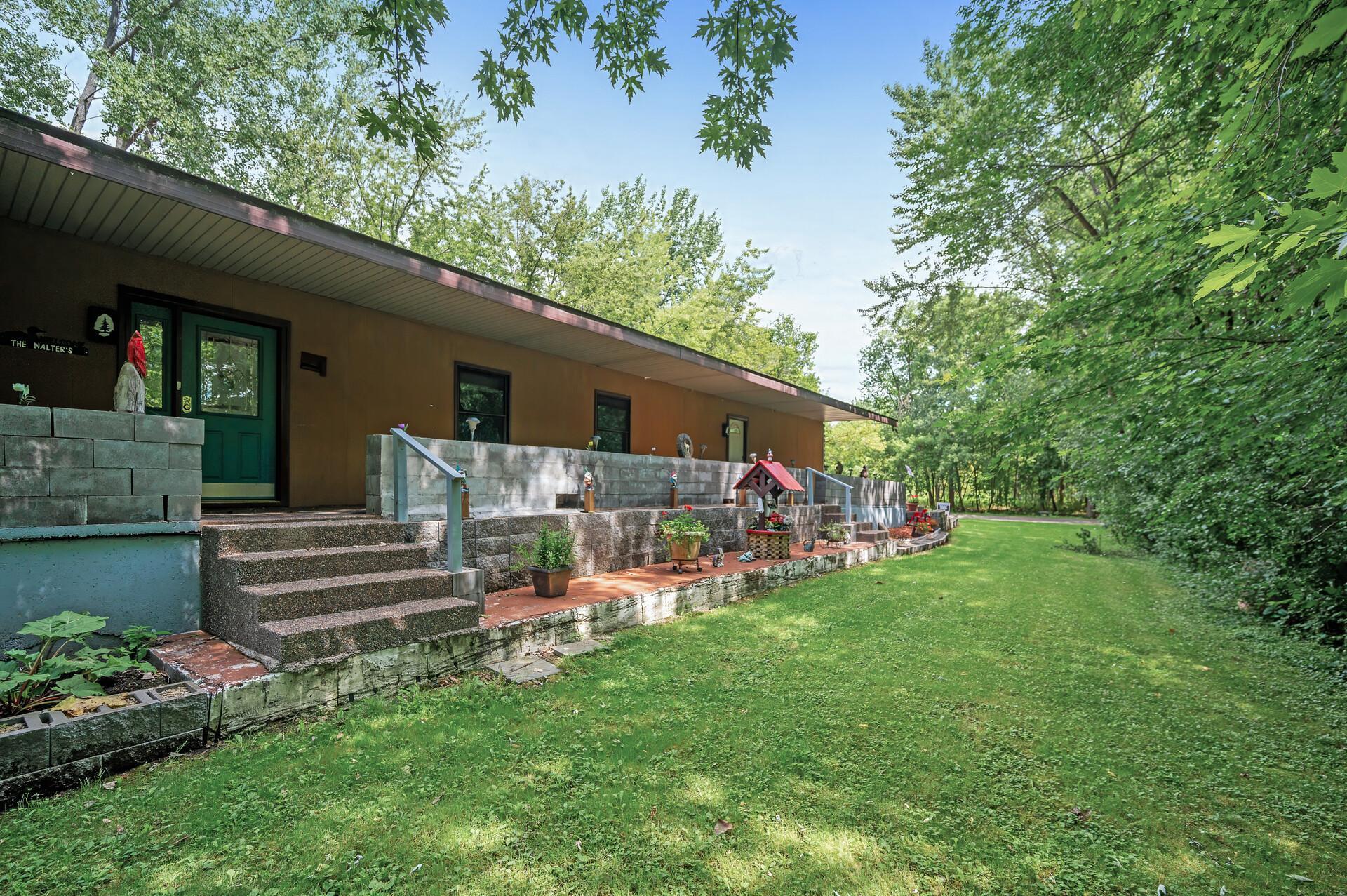 95 12th Street Property Photo 5