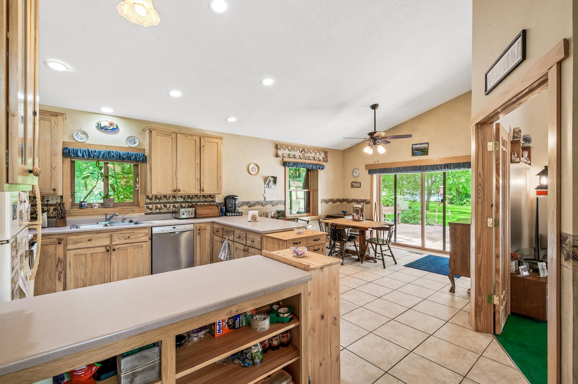 95 12th Street Property Photo 14