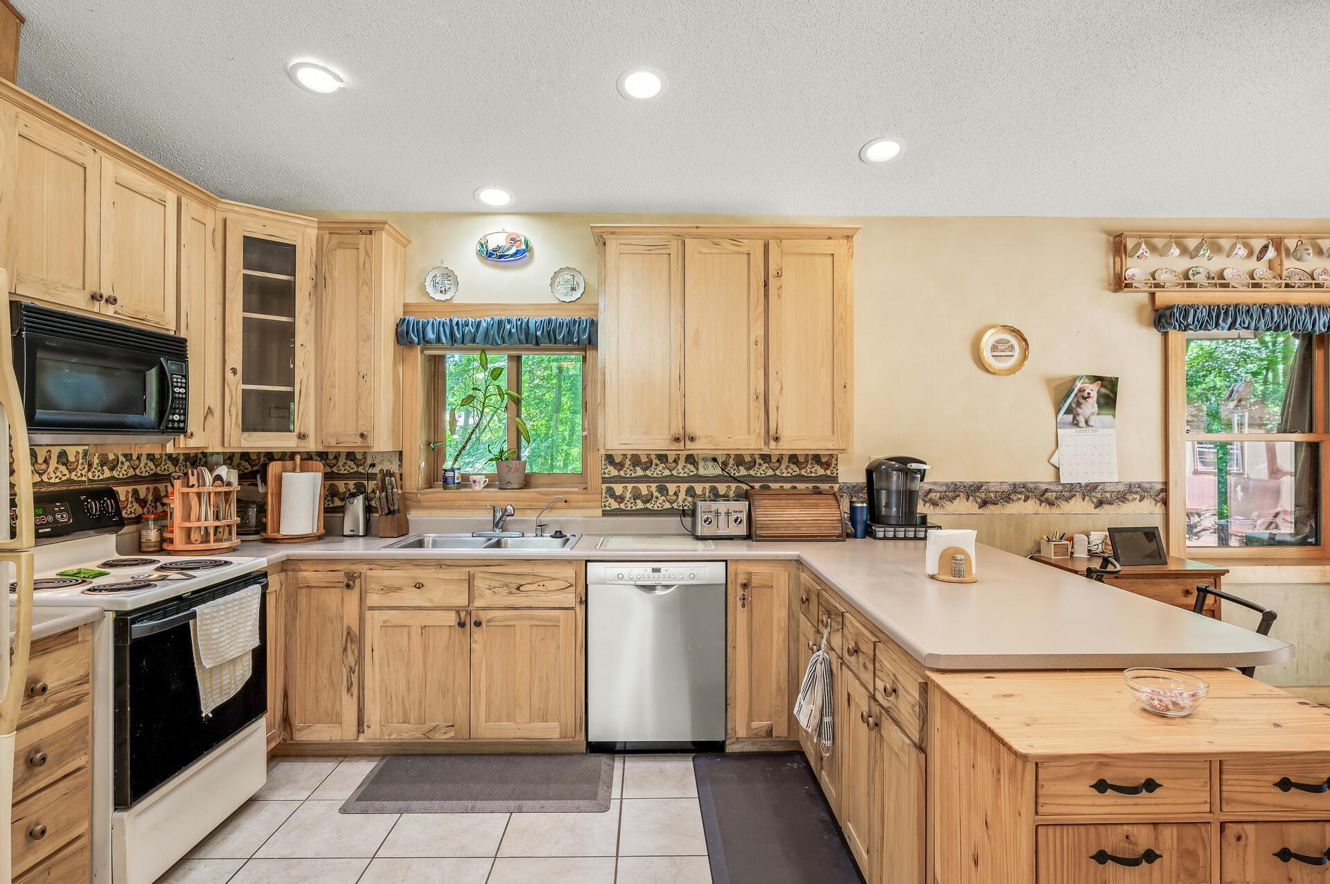 95 12th Street Property Photo 16