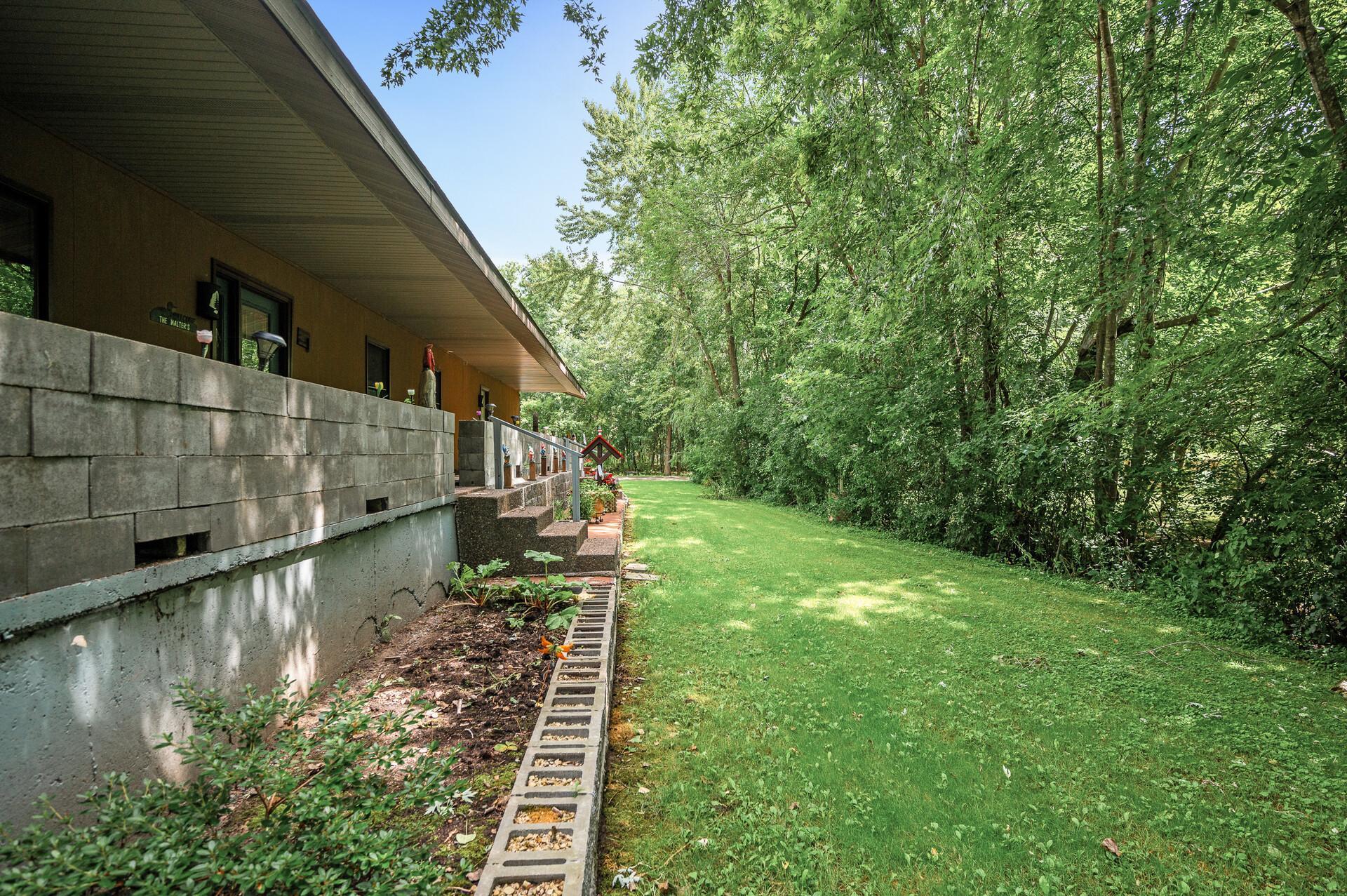 95 12th Street Property Photo 37