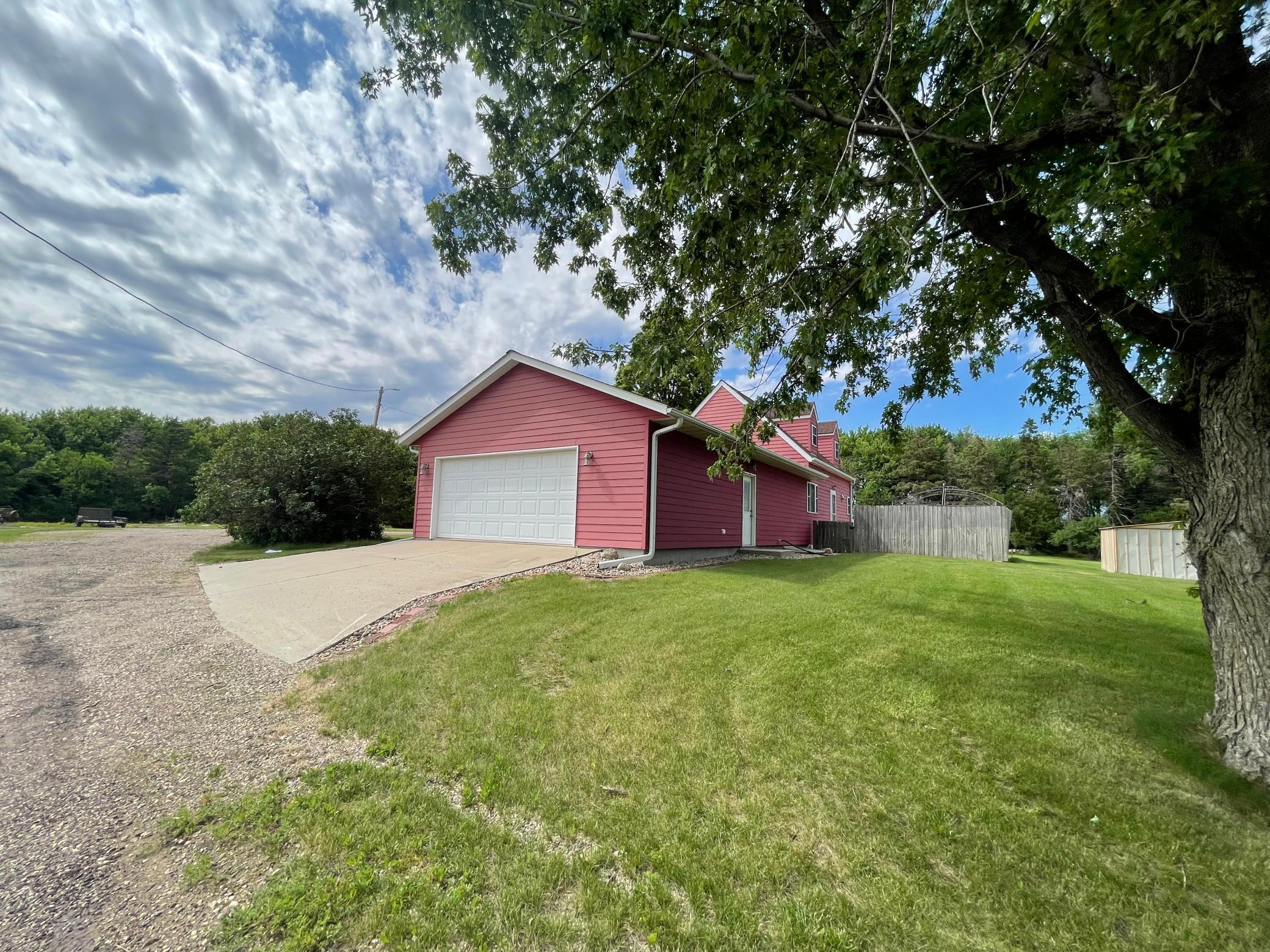 24487 Oliver Avenue Property Photo 3